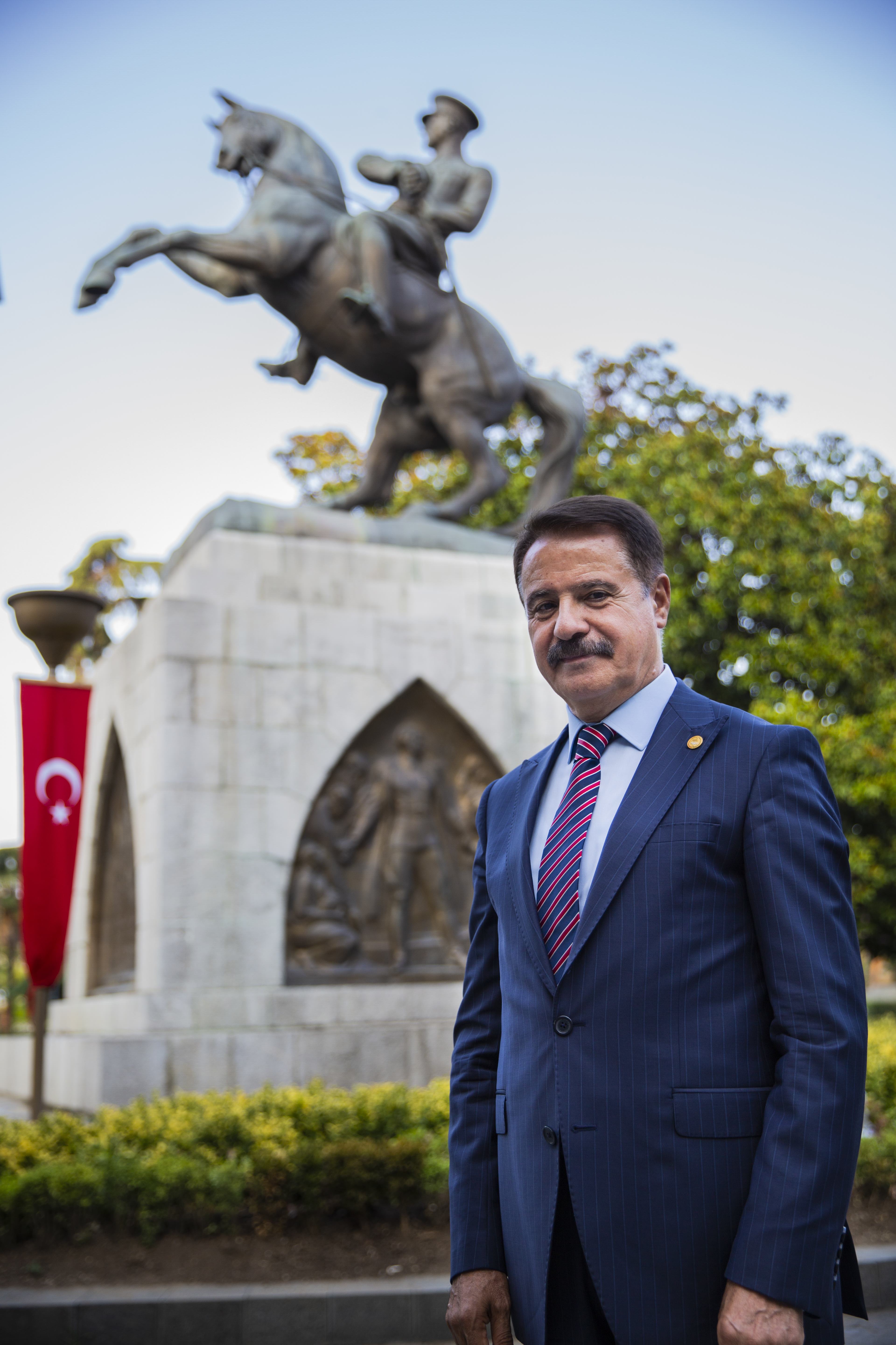 atakum-belediye-baskani-av-cemil-devecinin-19-mayis-ataturku-anma-genclik-ve-spor-bayrami-mesaji.jpg