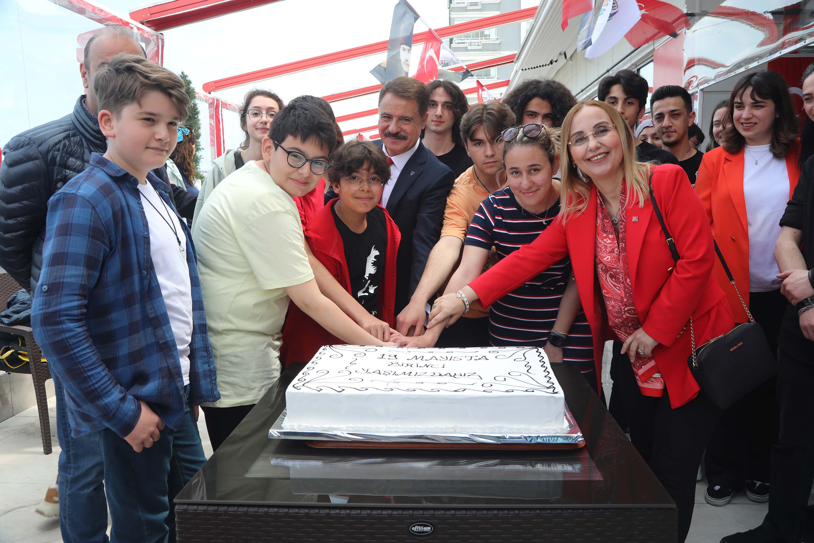 baskan-deveciden-universitelilere-davet-5.jpg