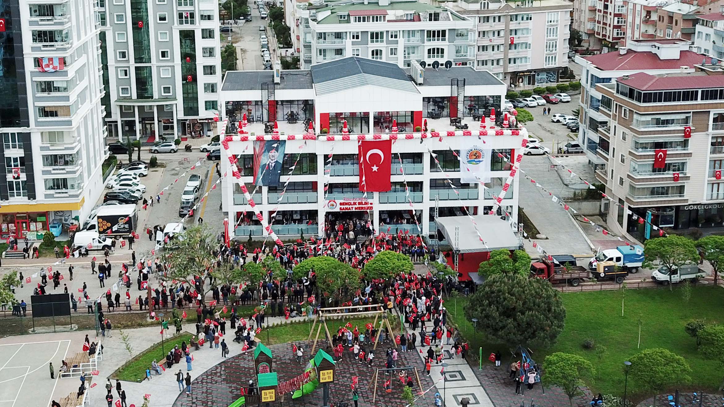 baskan-deveciden-universitelilere-davet-9.jpg