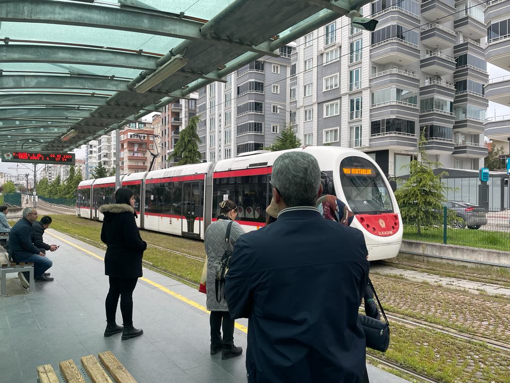 tramvaylar-4-ayda-7-milyon-350-bin-yolcu-tasidi-1.jpeg