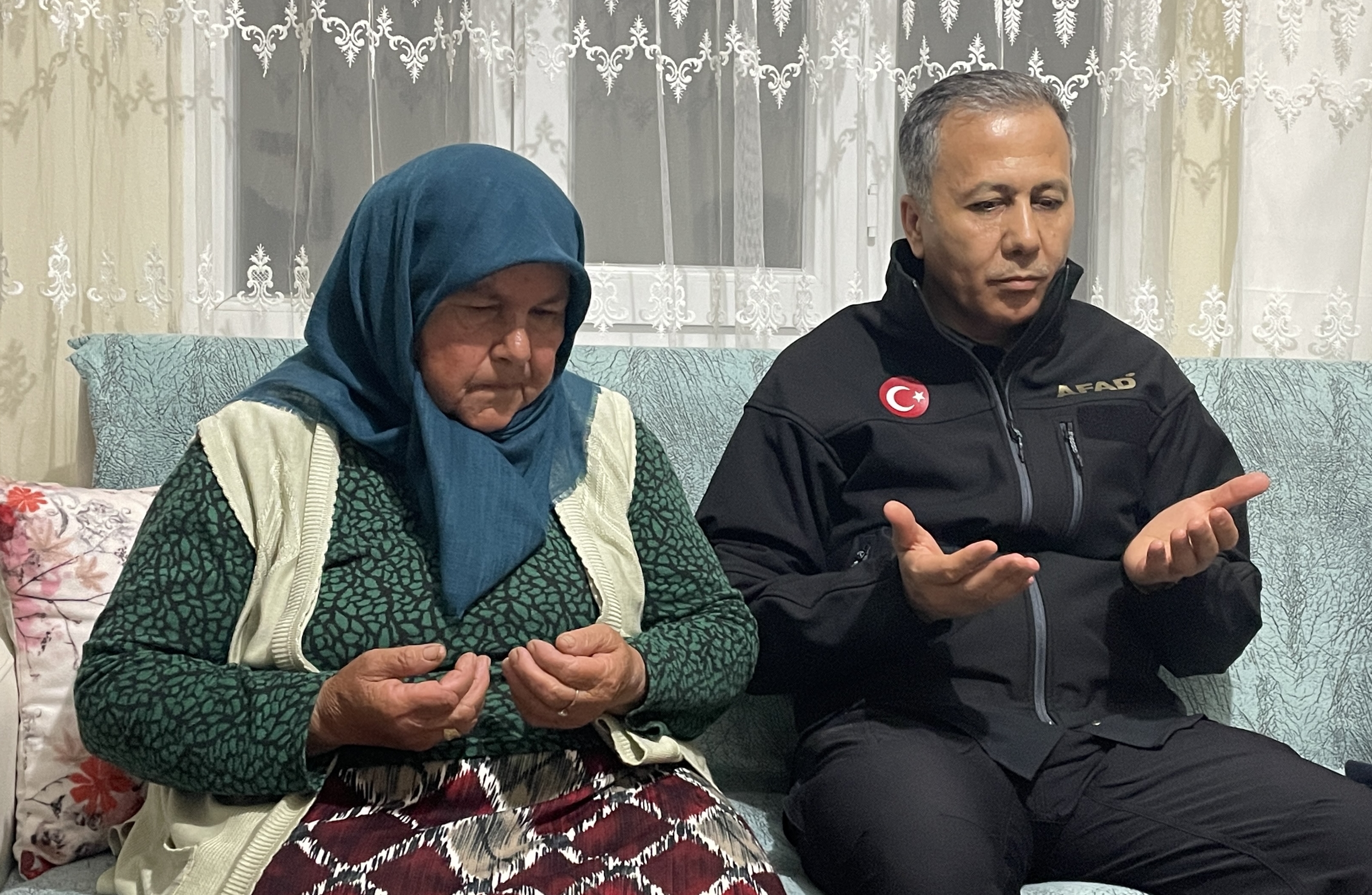aa-20230605-31346161-31346158-icisleri-bakani-yerlikaya-selden-etkilenen-samsunun-ladik-ilcesinde-taziye-ziyaretinde-bulundu.jpg