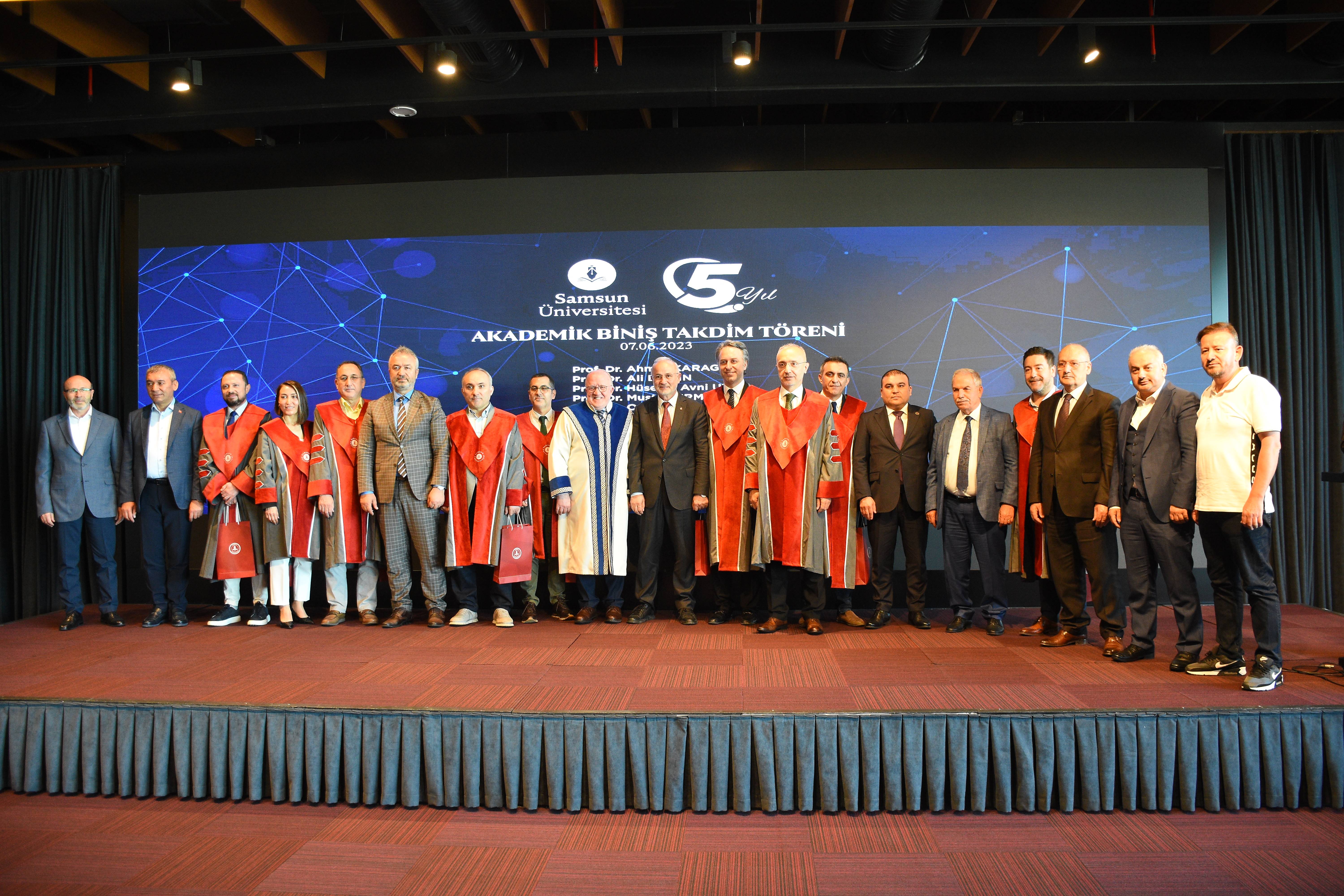 aa-20230607-31365262-31365254-samsun-universitesinde-ogretim-uyesi-icin-cubbe-giyme-toreni-duzenlendi.jpg