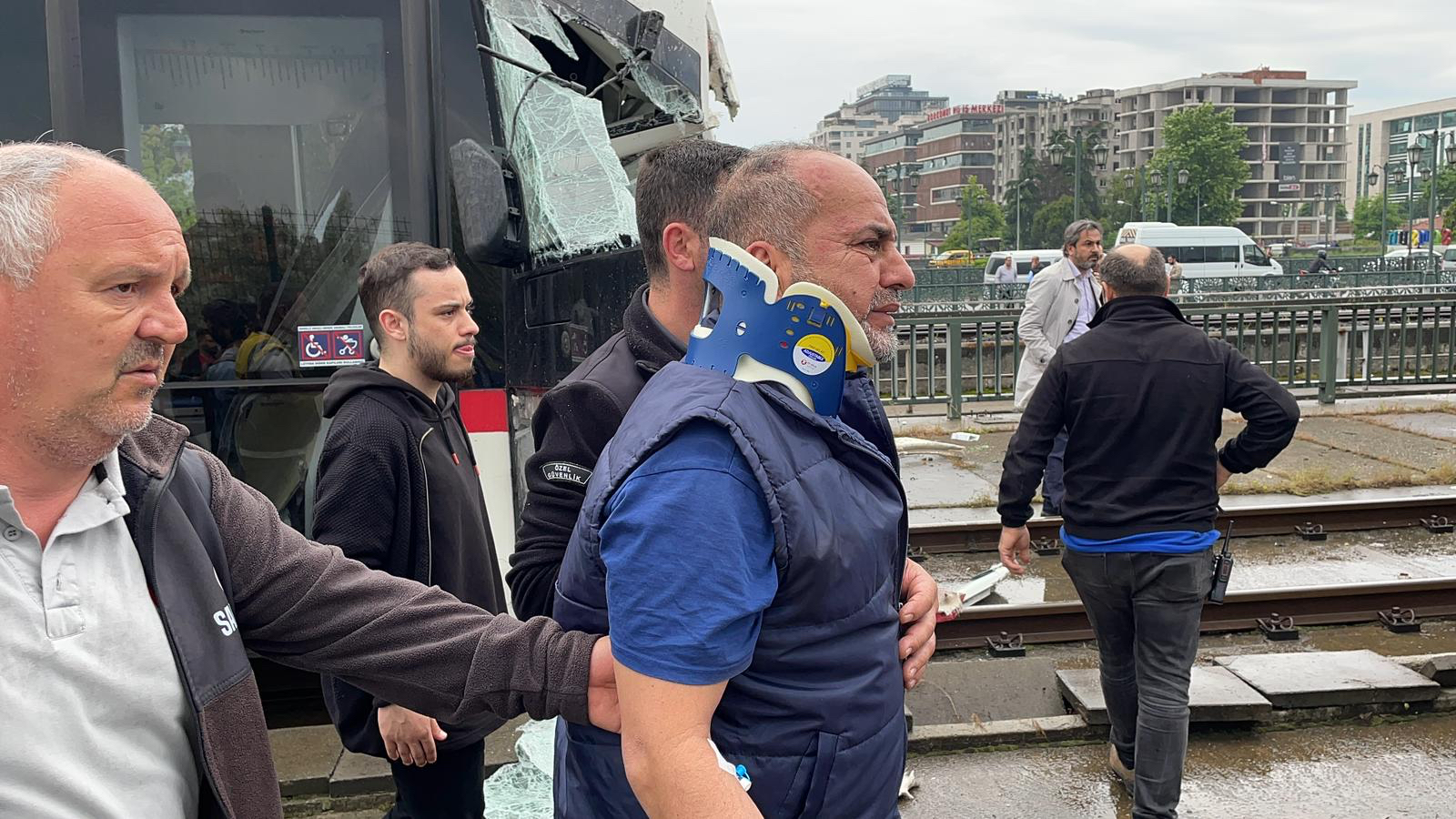 aa-20230609-31381048-31381045-samsunda-tramvaylarin-carpismasi-sonucu-26-kisi-yaralandi.jpg