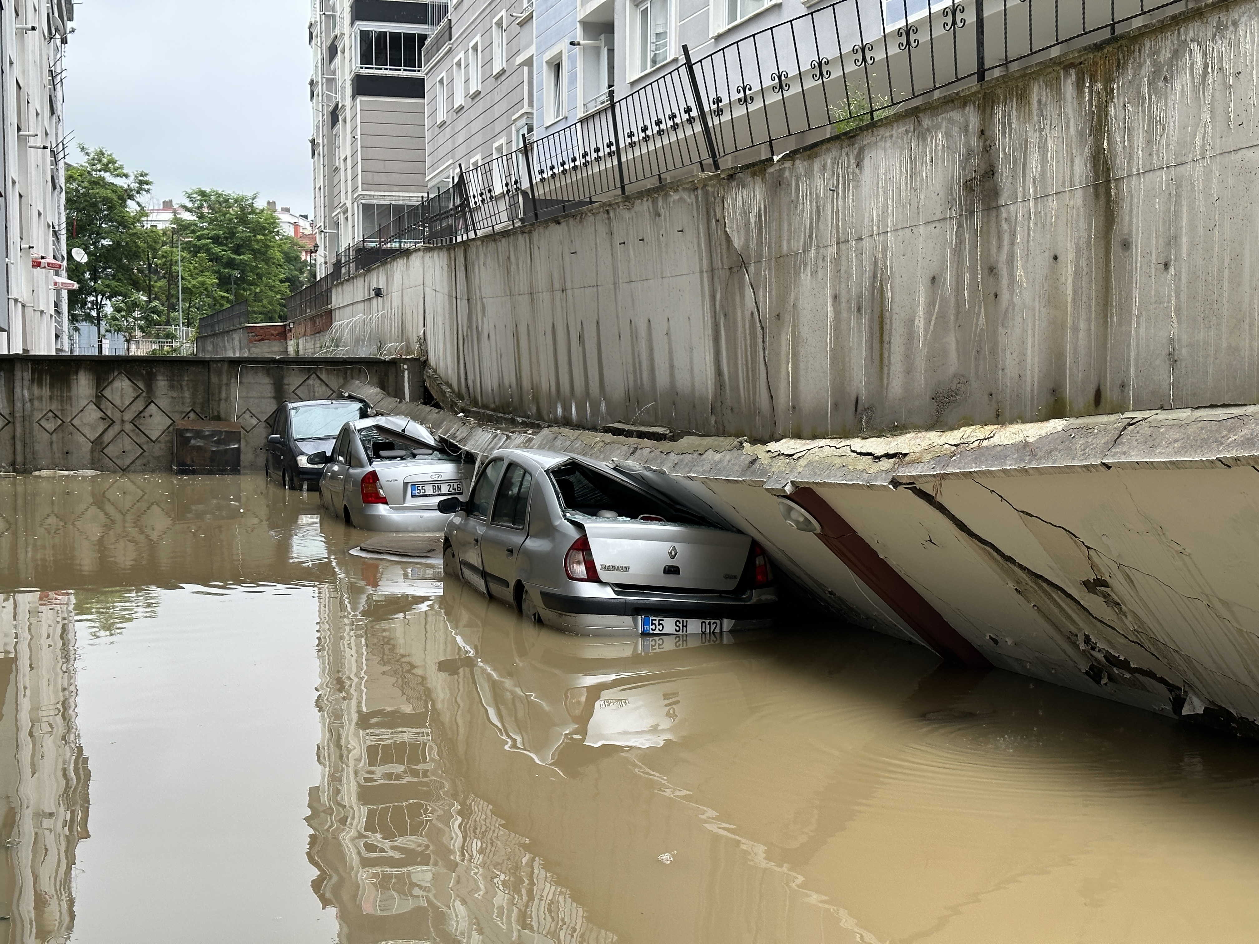 aa-20230613-31413786-31413782-samsunda-siddetli-yagis-sel-ve-taskinlara-neden-oldu.jpg
