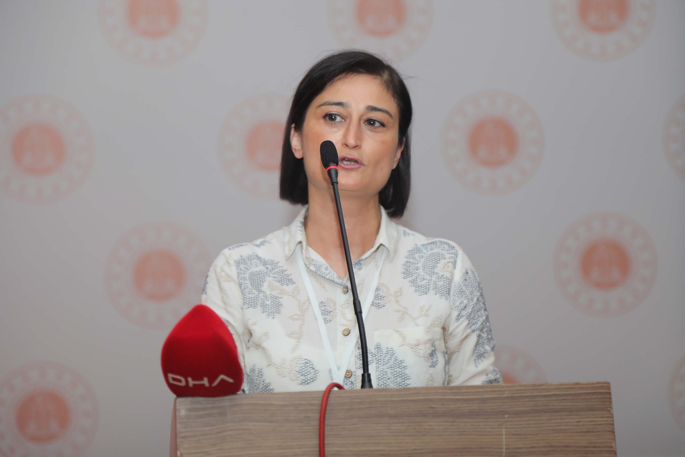 baskan-deveciden-sokak-hayvanlari-icin-is-birligi-cagrisi-samsun-sinop-veteriner-hekimler-odasi-baskani-elif-kose-avan.jpg
