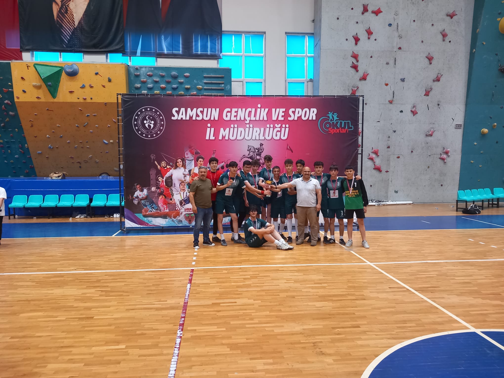 genc-b-erkek-futsal-1.jpeg