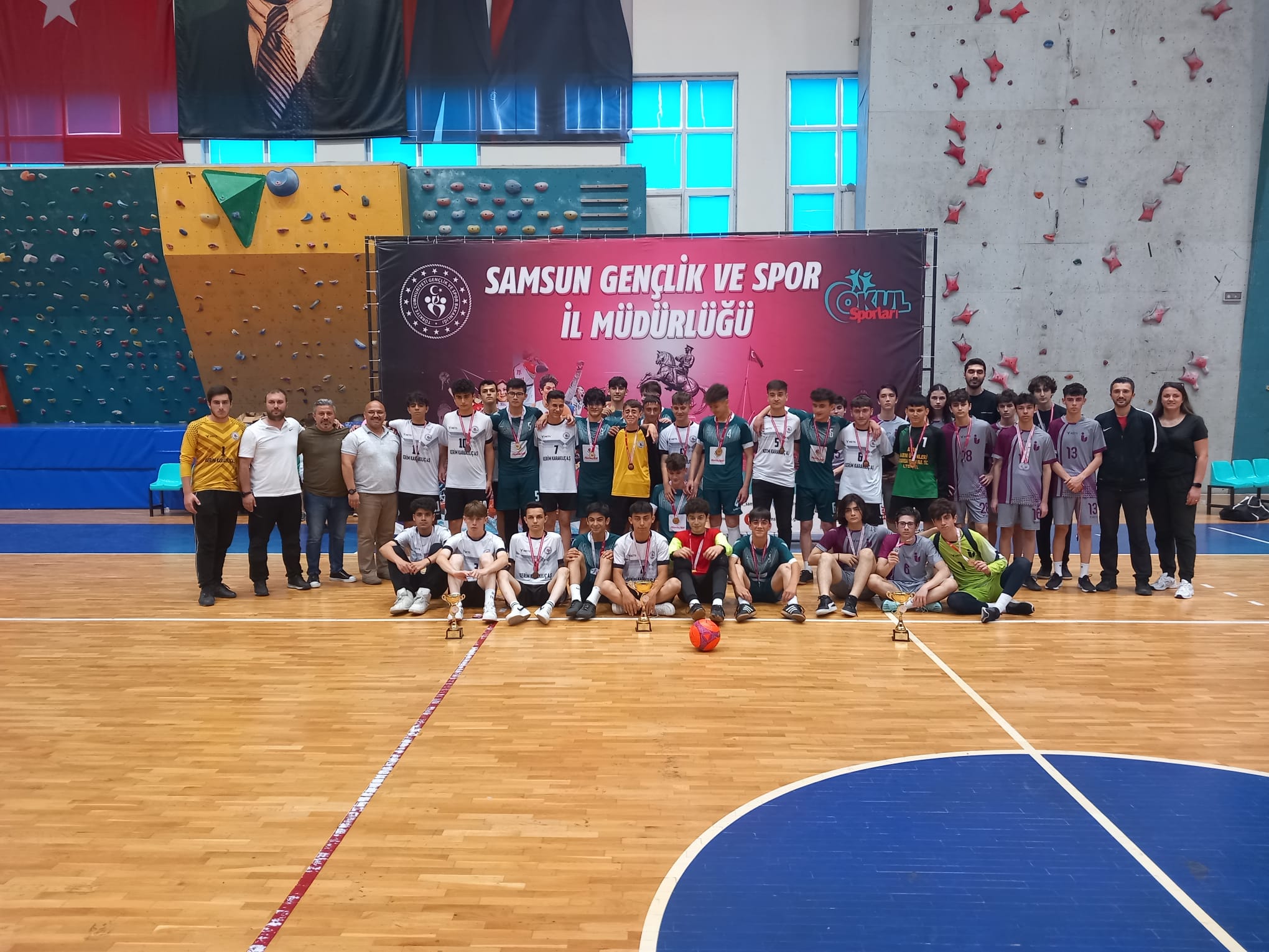 genc-b-erkek-futsal-4.jpeg