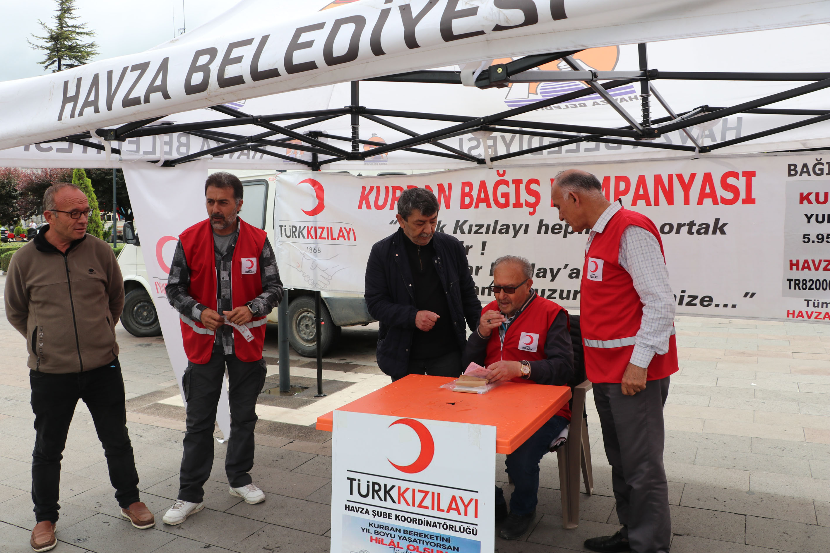 aa-20230613-31418558-31418557-turk-kizilay-havza-temsilciligi-vekaletle-kurban-calismasi-yapti.jpg