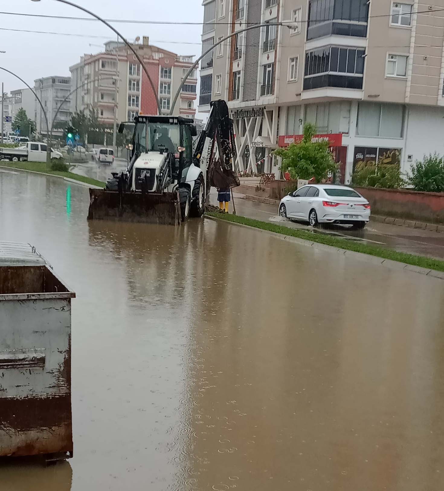 baskan-deveci-komsularimizin-yanindayiz-1.jpg