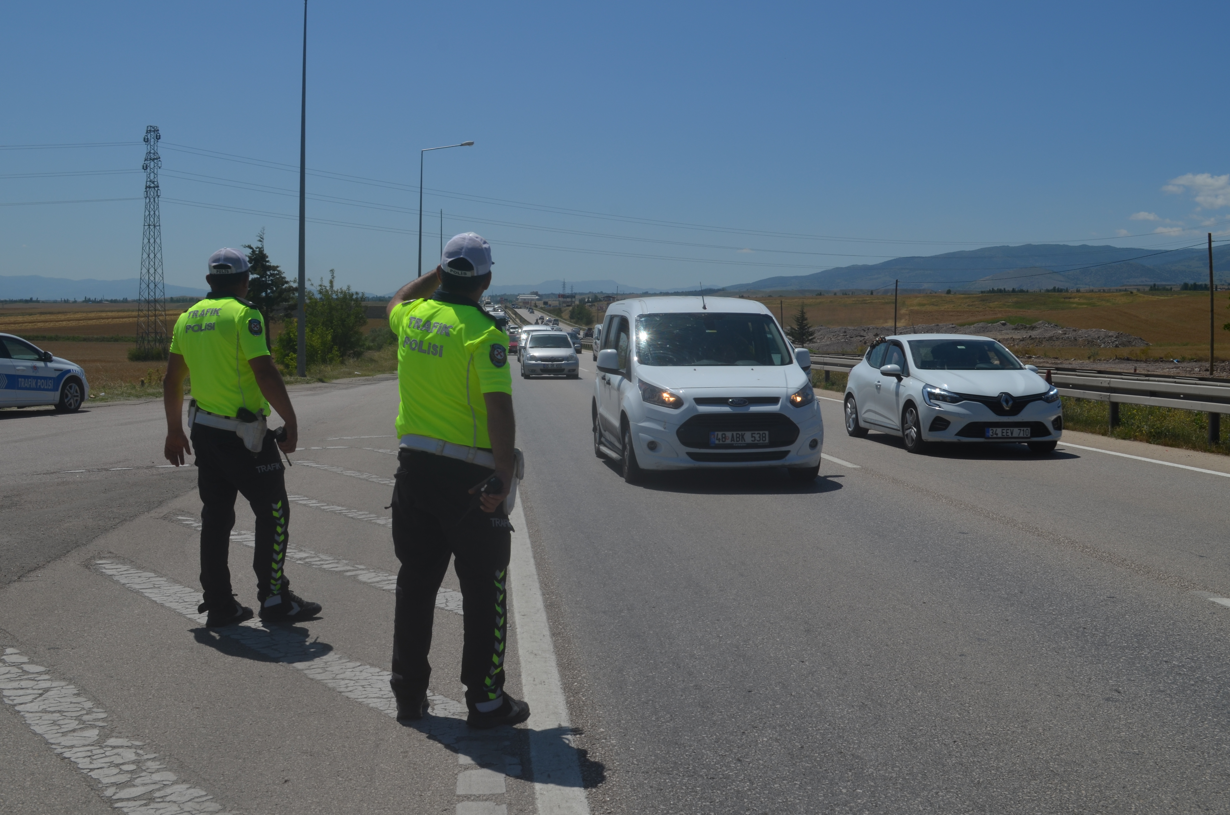 aa-20230624-31515658-31515654-ankarasamsun-kara-yolu-amasya-gecisinde-trafik-onlemleri-artirildi.jpg