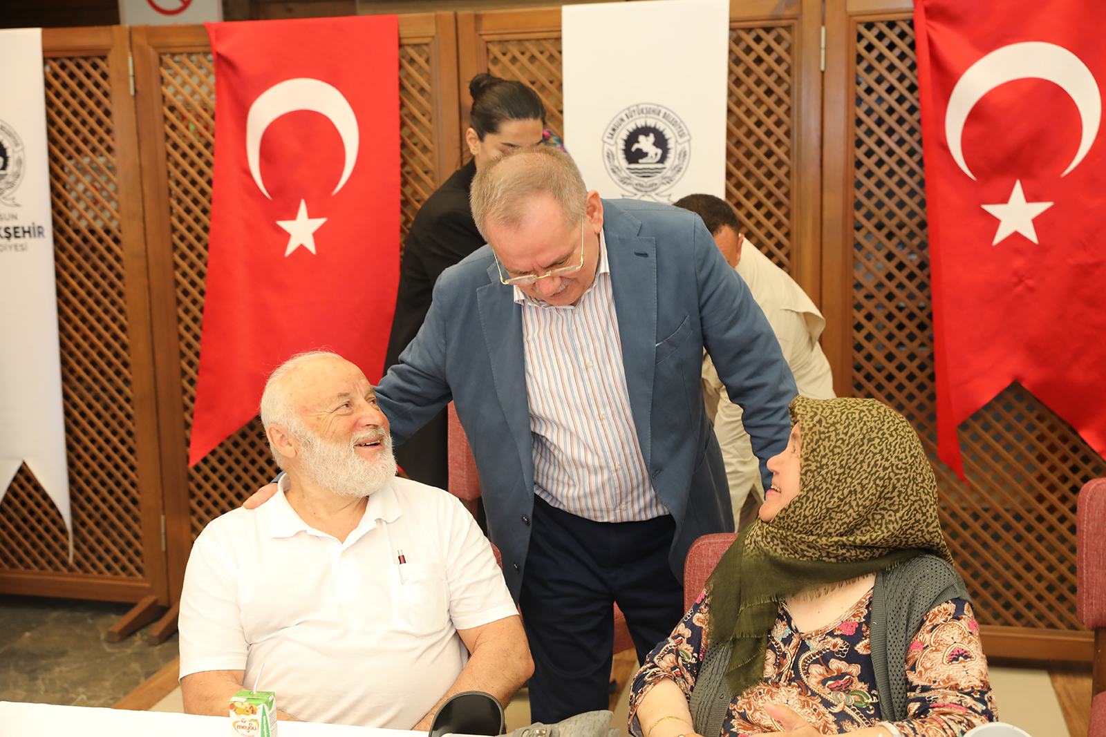 engelli-vatandaslarla-bir-araya-geldiler-2.jpg