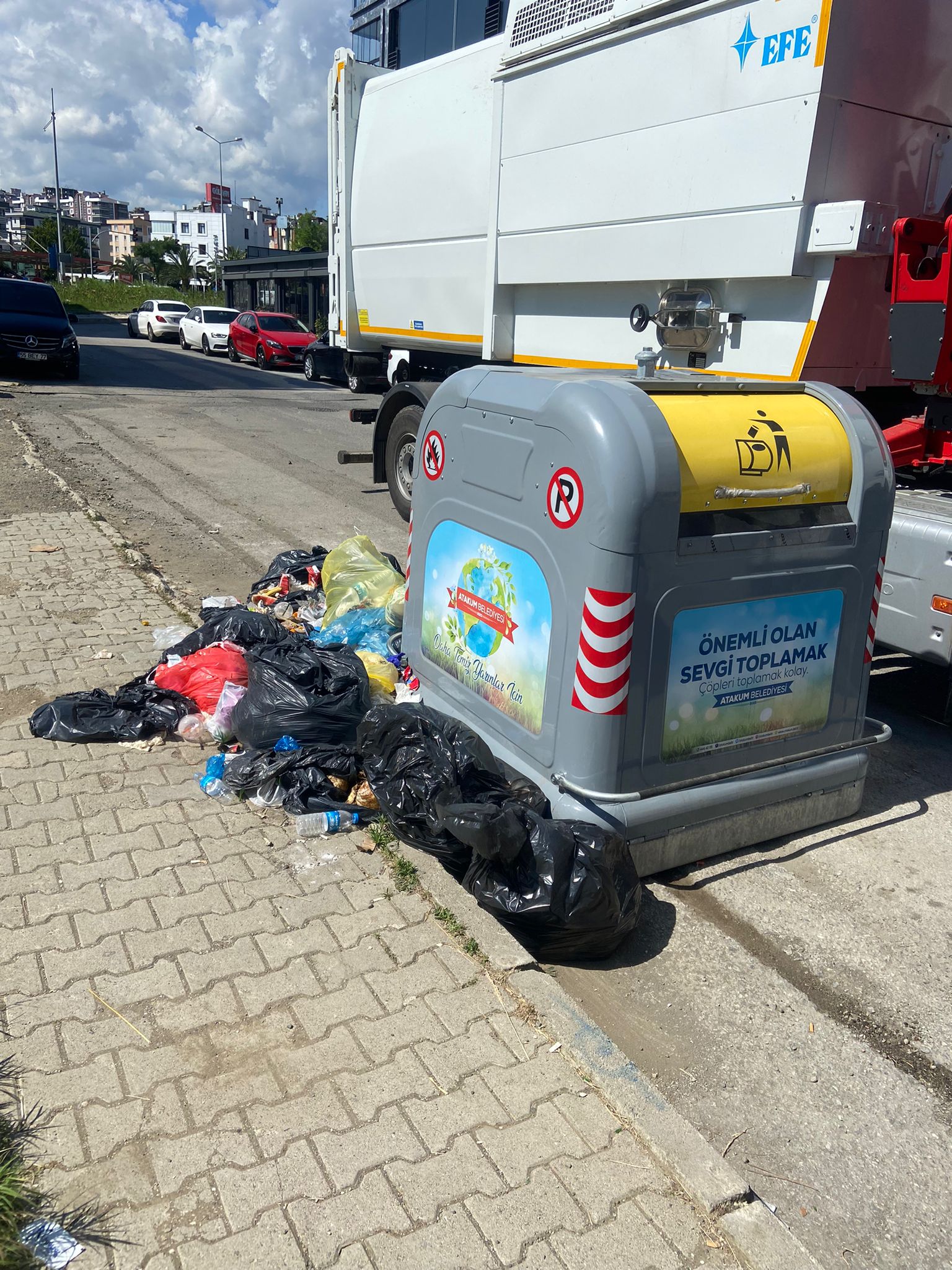 atakum-belediyesiden-cop-konteyneri-tepkisi-kentimizin-hijyeninden-hepimiz-sorumluyuz-4.jpeg