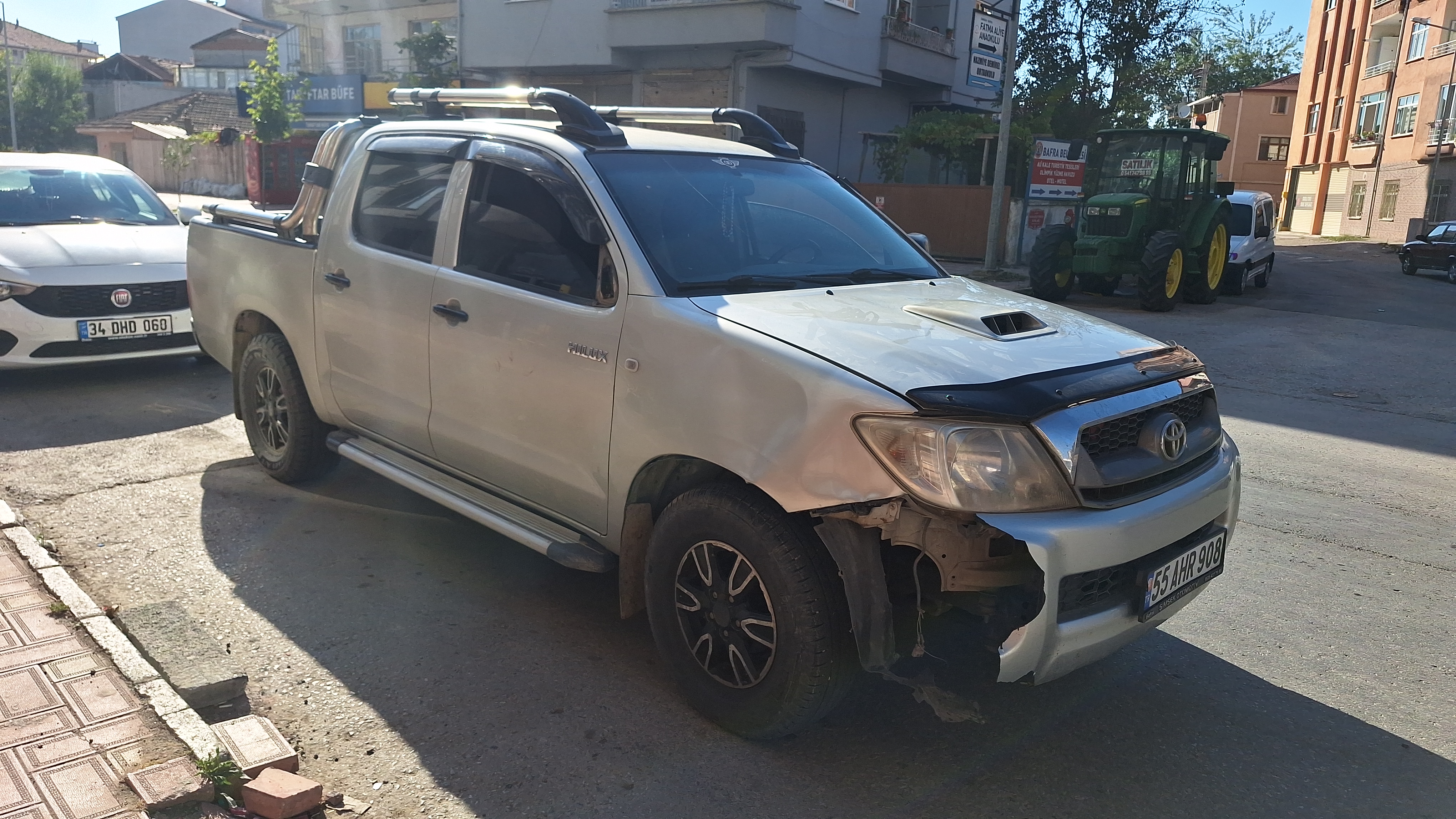 aa-20230807-31870277-31870274-samsunda-kamyonetin-carptigi-yaya-hastaneye-kaldirildi.jpg