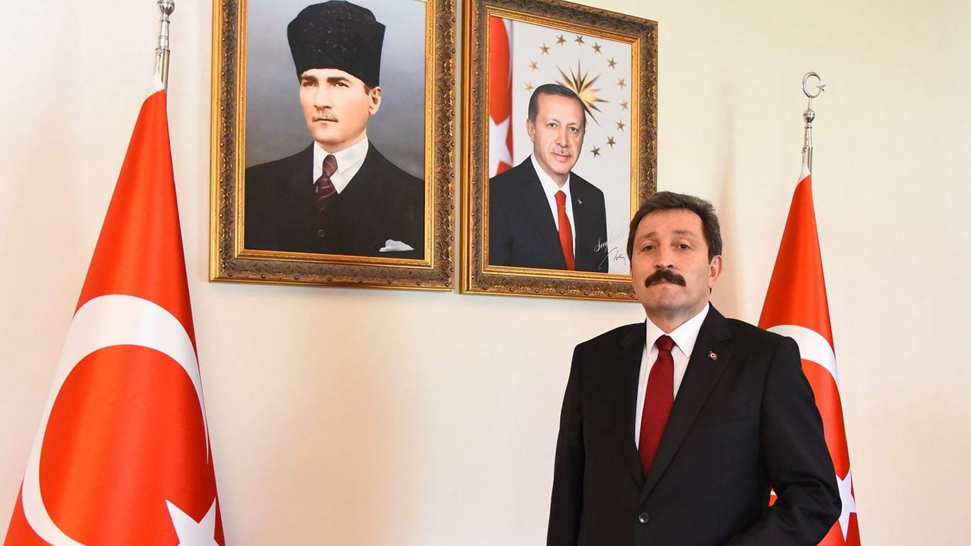 mugla-valisi-orhan-tavli-samsun-valisi-oldu-m.jpg