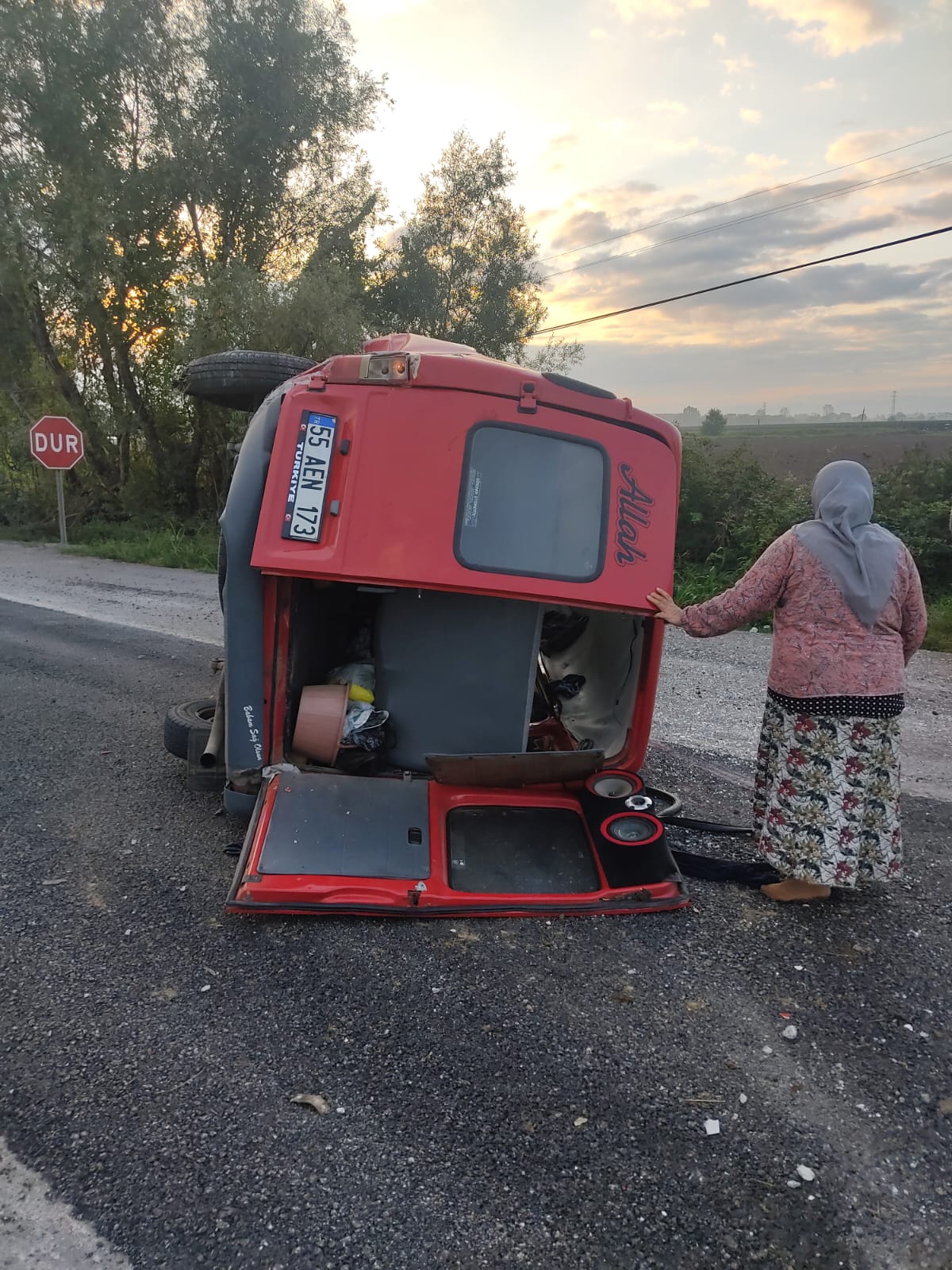 aa-20230921-32204706-32204704-samsunda-lastigi-patlayan-minibus-devrildi-15-kisi-yaralandi.jpg