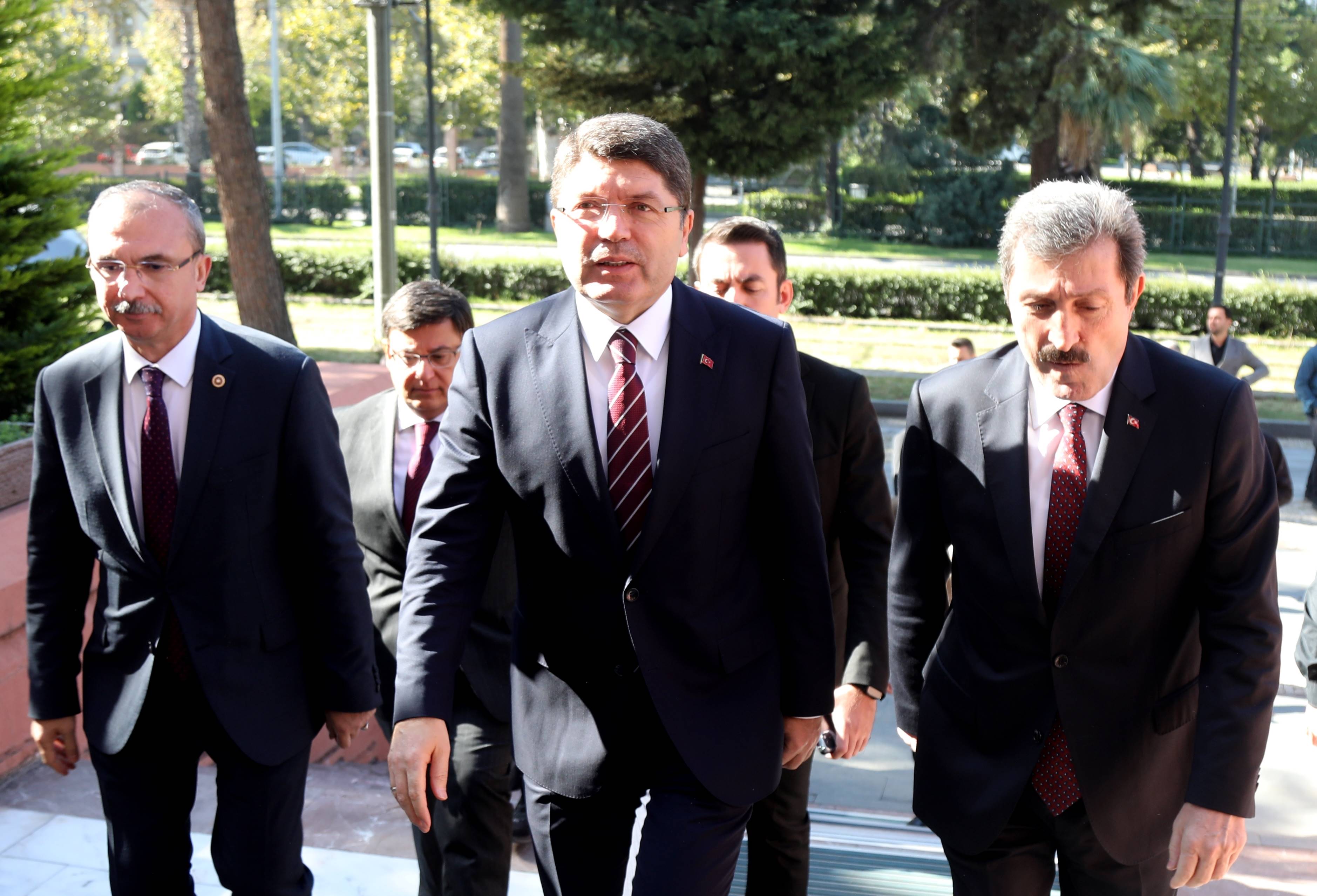 aa-20231013-32390265-32390263-adalet-bakani-tunc-samsunda.jpg
