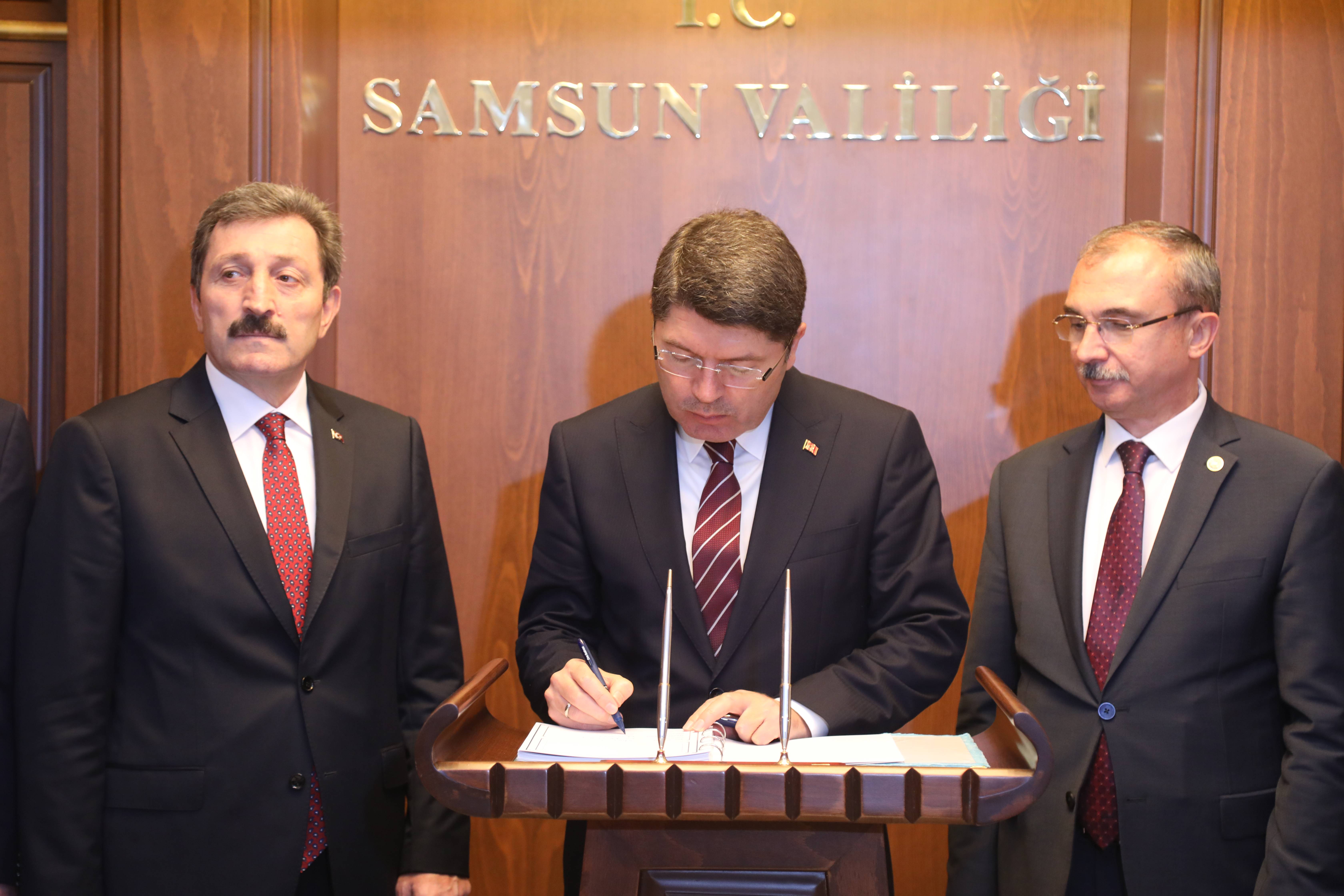 aa-20231013-32390265-32390264-adalet-bakani-tunc-samsunda.jpg