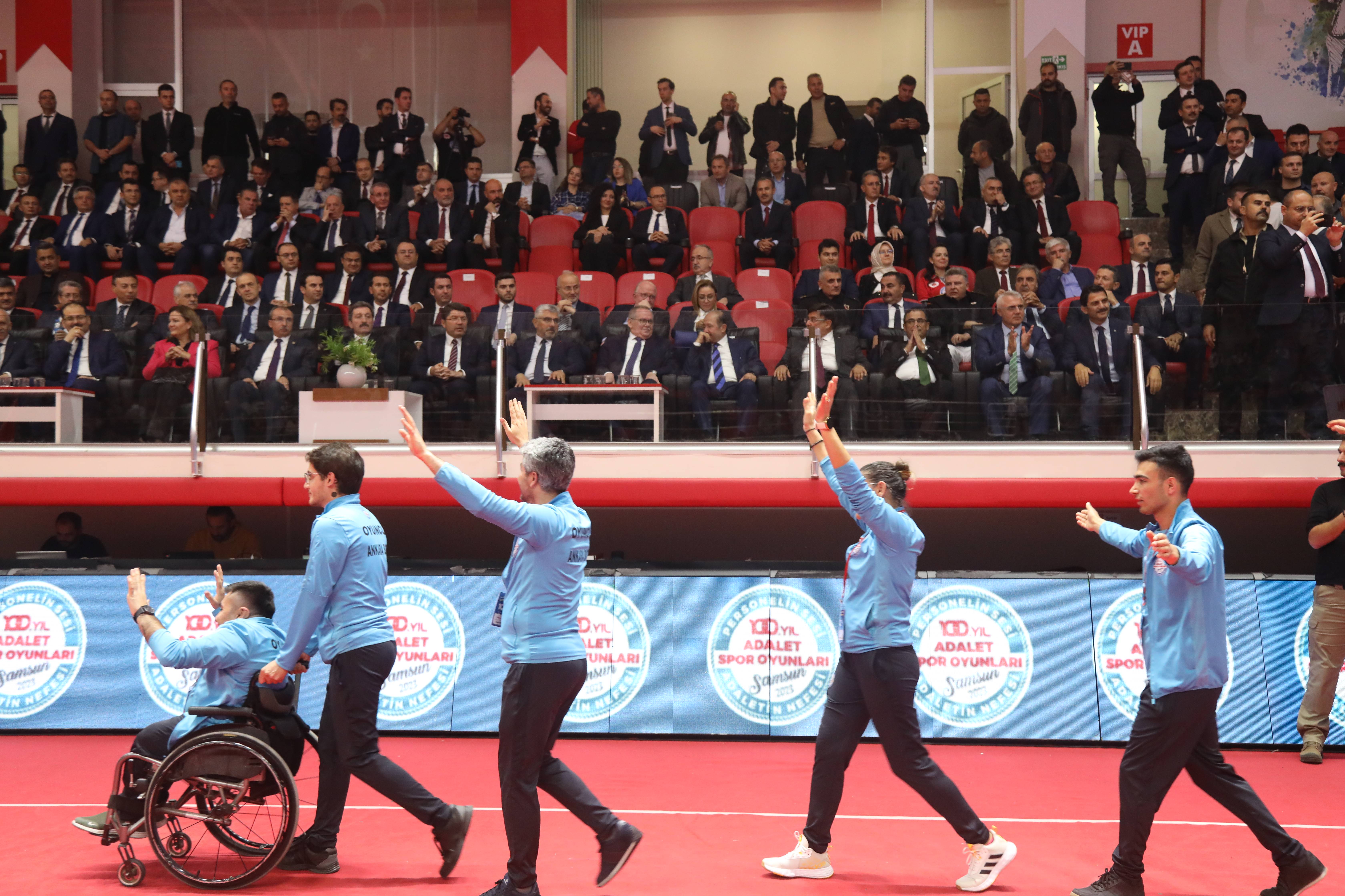 aa-20231013-32397903-32397897-adalet-bakani-tunc-samsunda-100-yil-adalet-spor-oyunlarini-baslatti.jpg