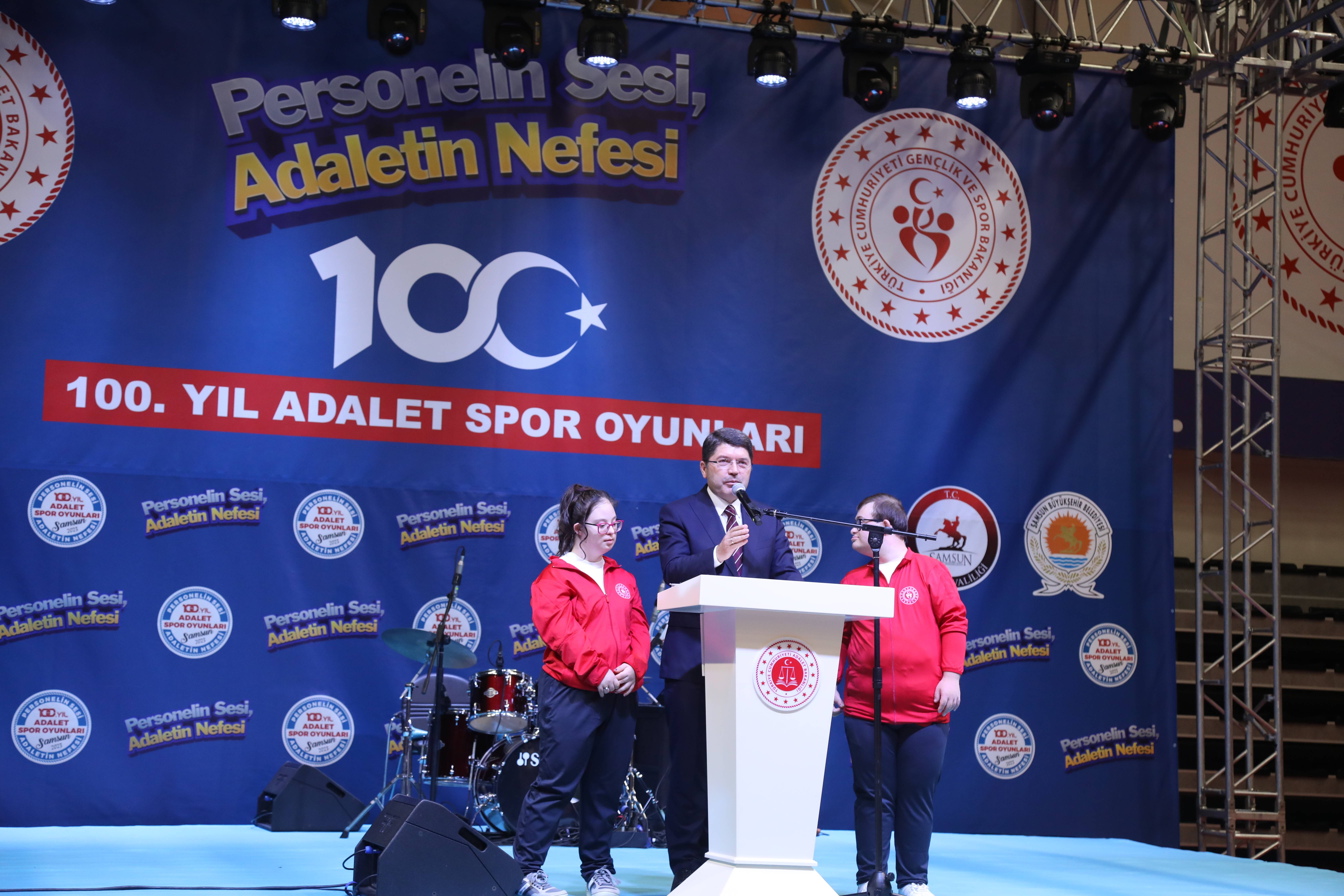 aa-20231013-32397903-32397899-adalet-bakani-tunc-samsunda-100-yil-adalet-spor-oyunlarini-baslatti.jpg