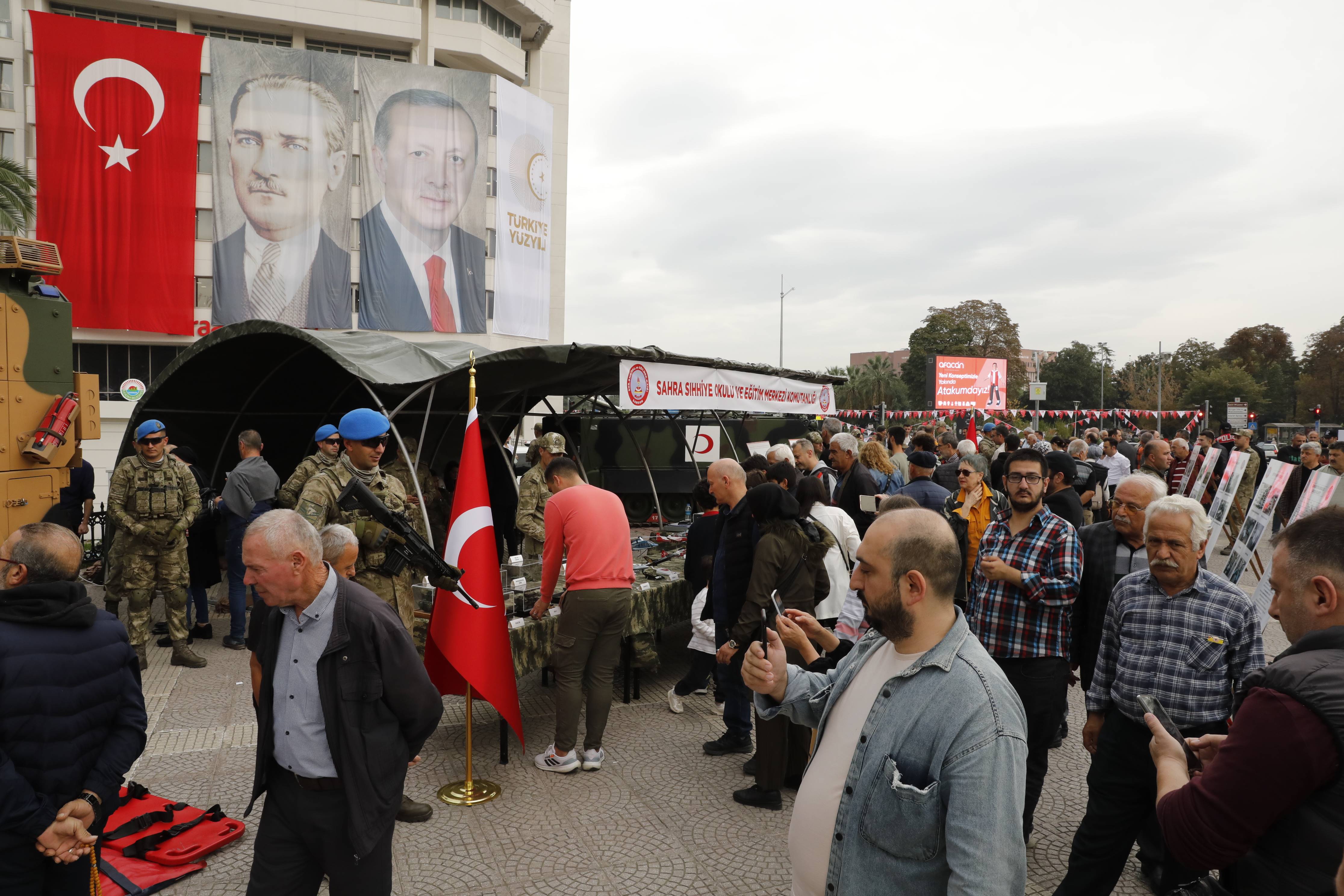 aa-20231026-32526703-32526698-samsunda-cumhuriyetin-100-yil-donumu-etkinlikleri.jpg