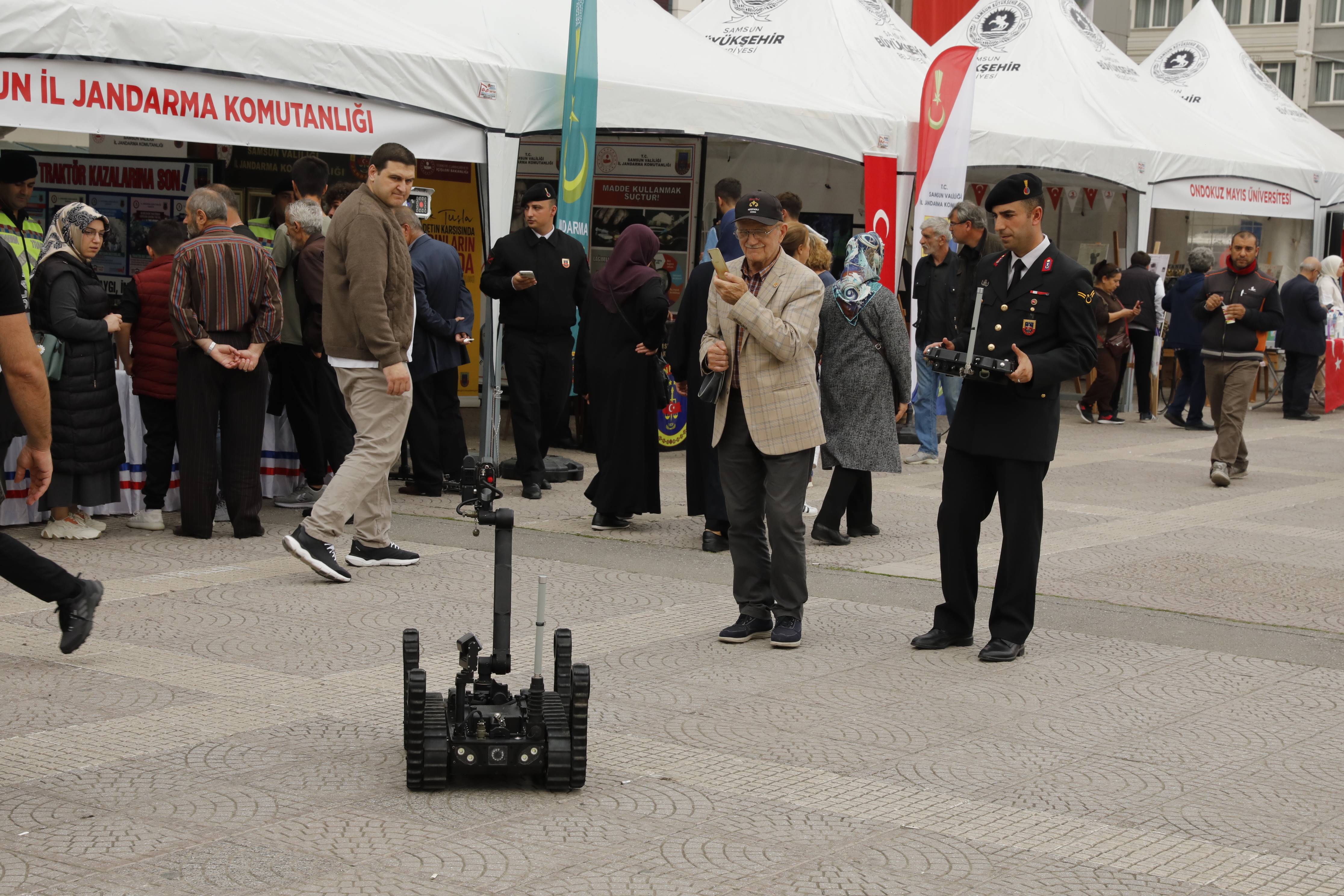 aa-20231026-32526703-32526702-samsunda-cumhuriyetin-100-yil-donumu-etkinlikleri.jpg