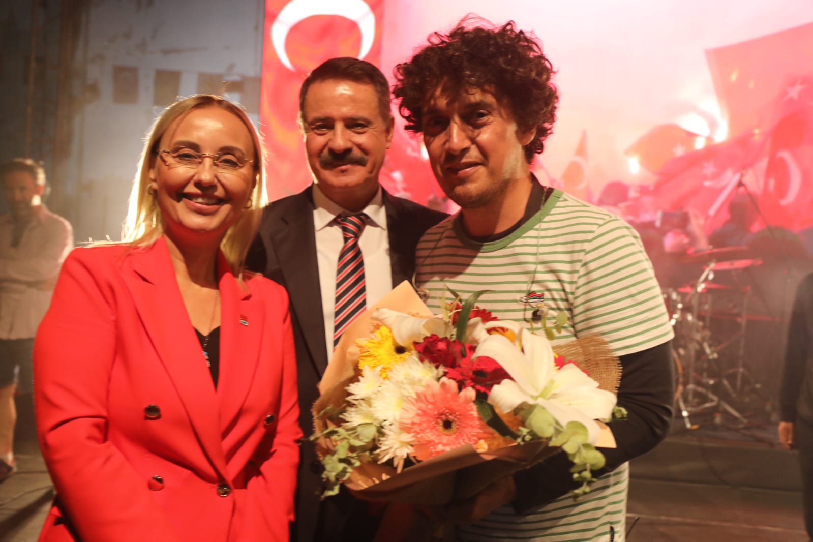atakumdan-dunyaya-tek-ses-yasasin-cumhuriyet-6.jpeg