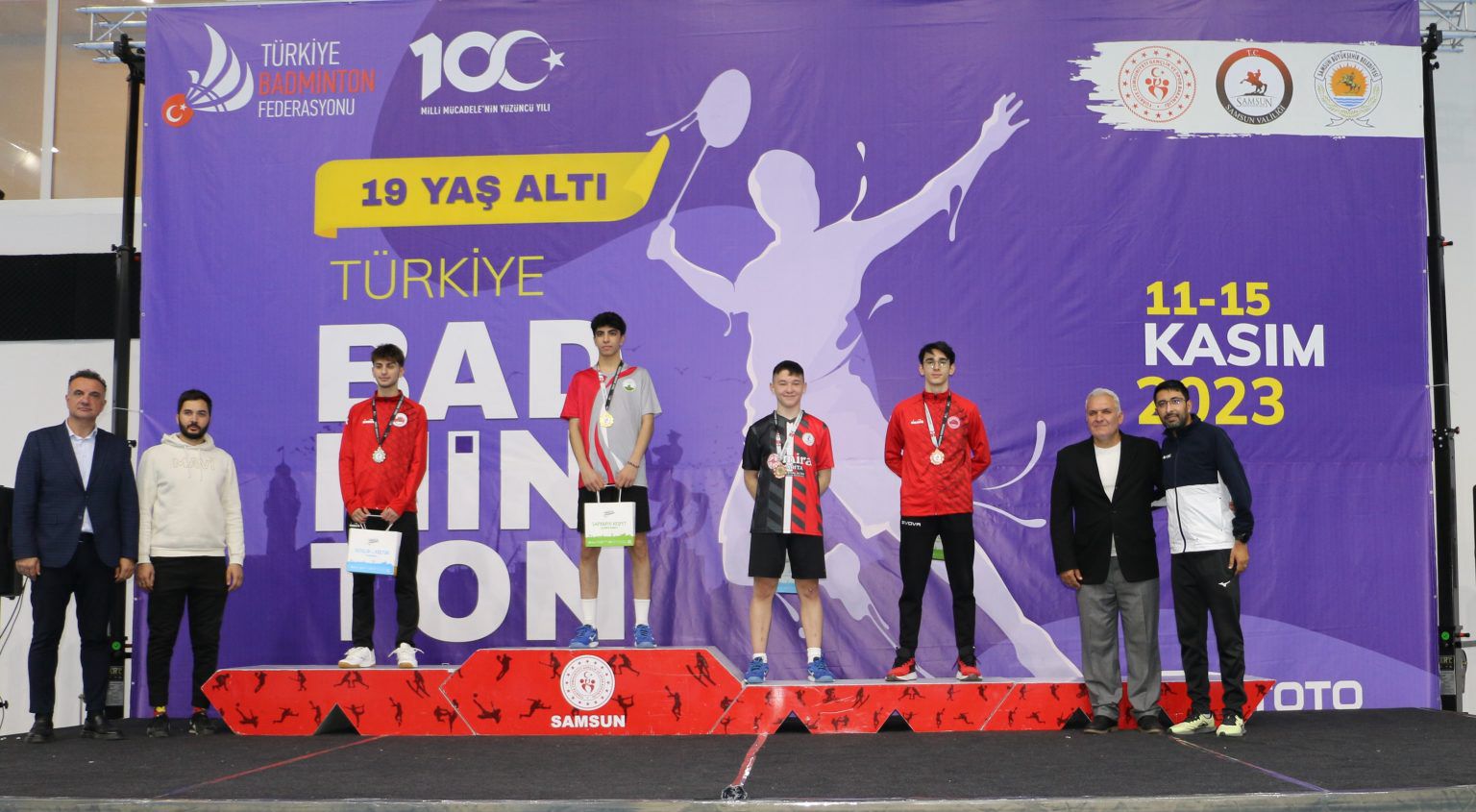 buyuksehirin-badminton-takimi-turkiye-sampiyonu-oldu-11.jpeg