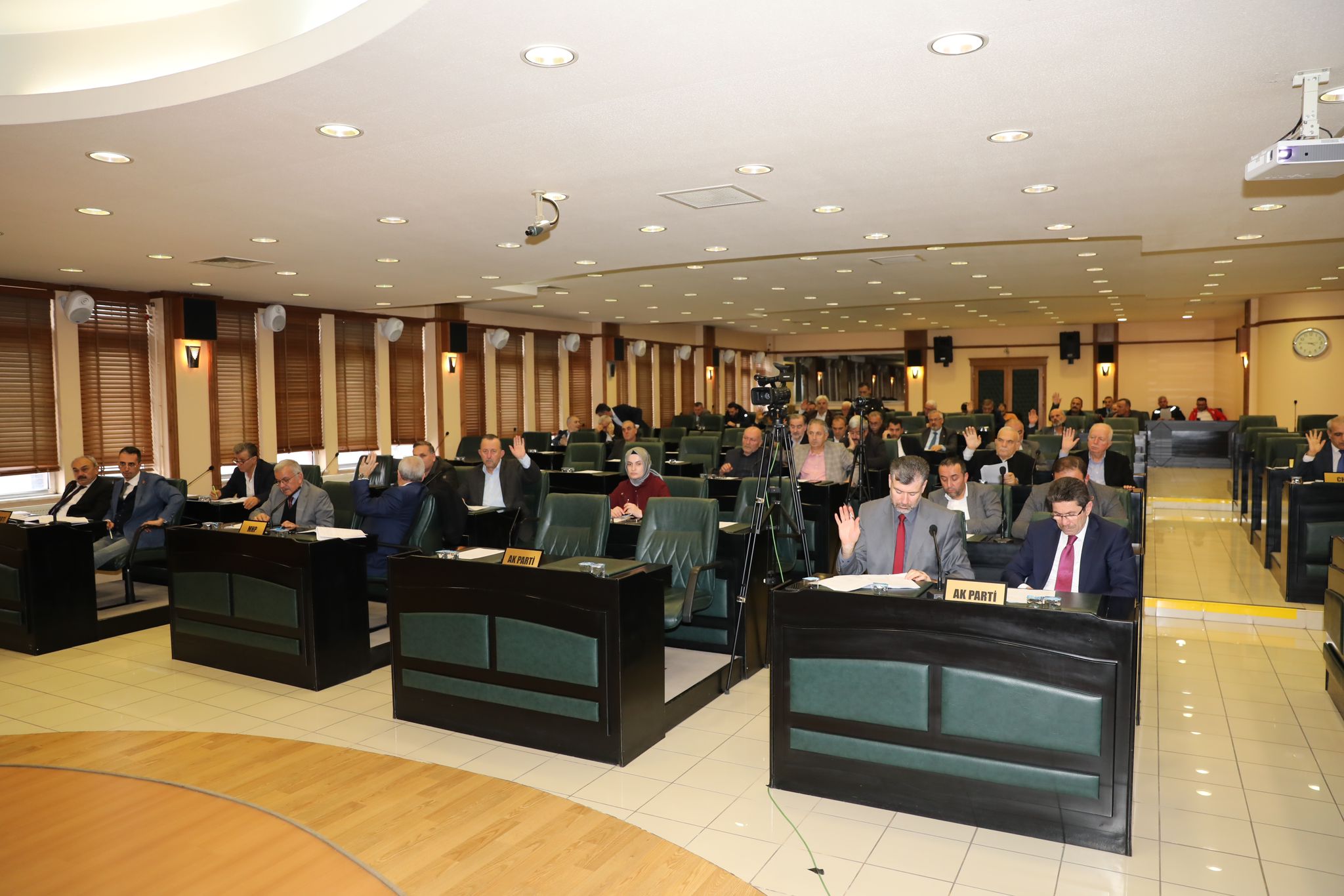 buyuksehirden-dev-beton-yol-hamlesi-1.jpeg