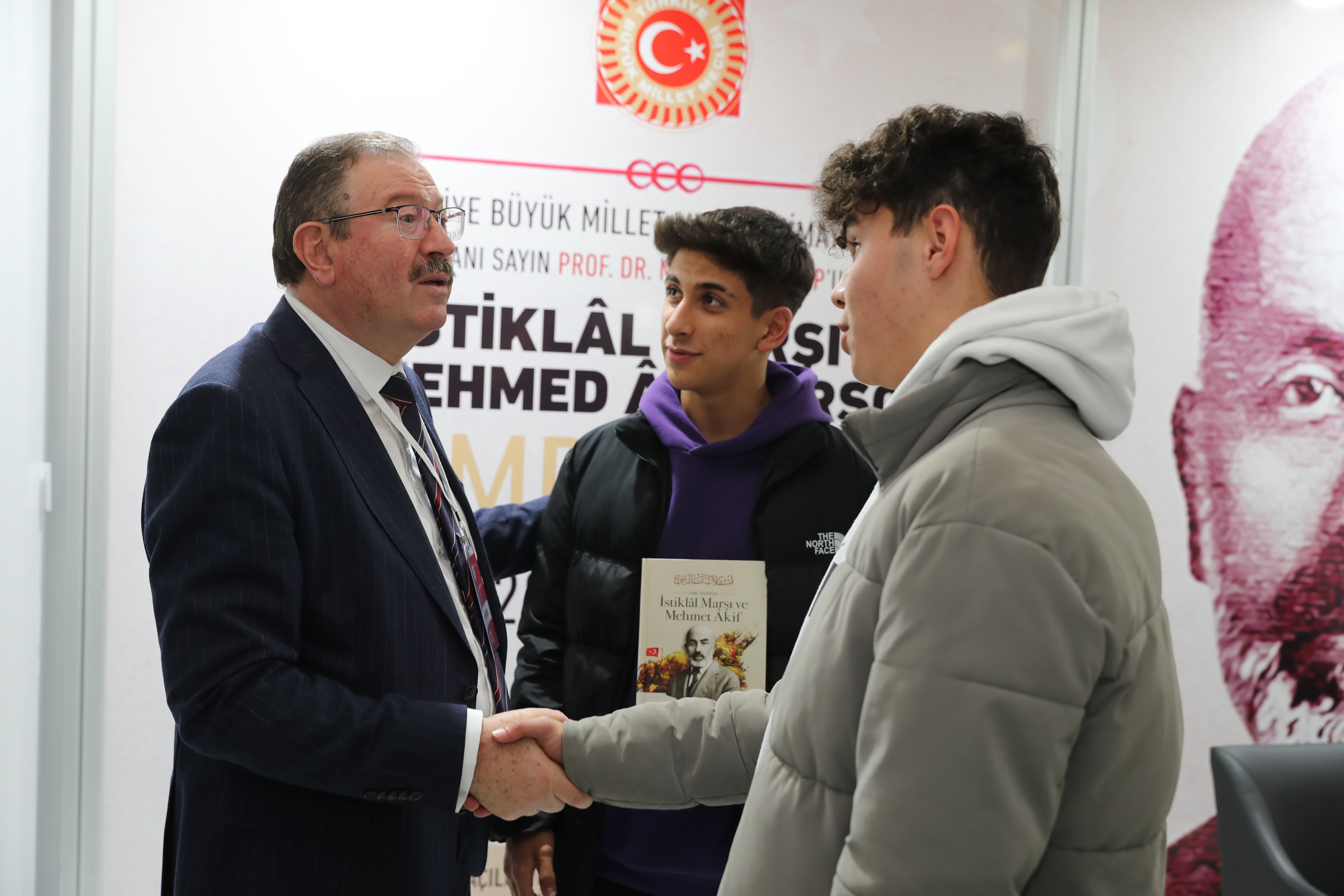 bakan-uraloglu-buyuksehir-standini-ziyaret-etti-6.jpeg
