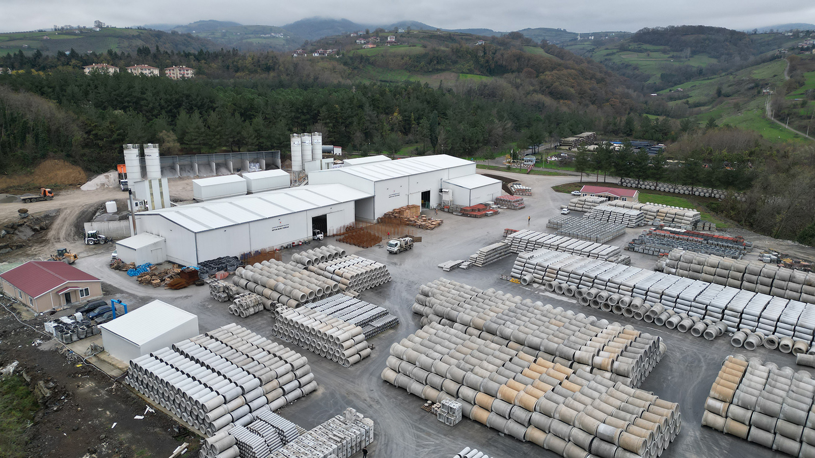 aa-20240101-33331467-33331465-samsun-buyuksehir-belediyesi-kurdugu-parke-tasi-fabrikasiyla-32-milyon-lira-tasarruf-sagladi.jpg