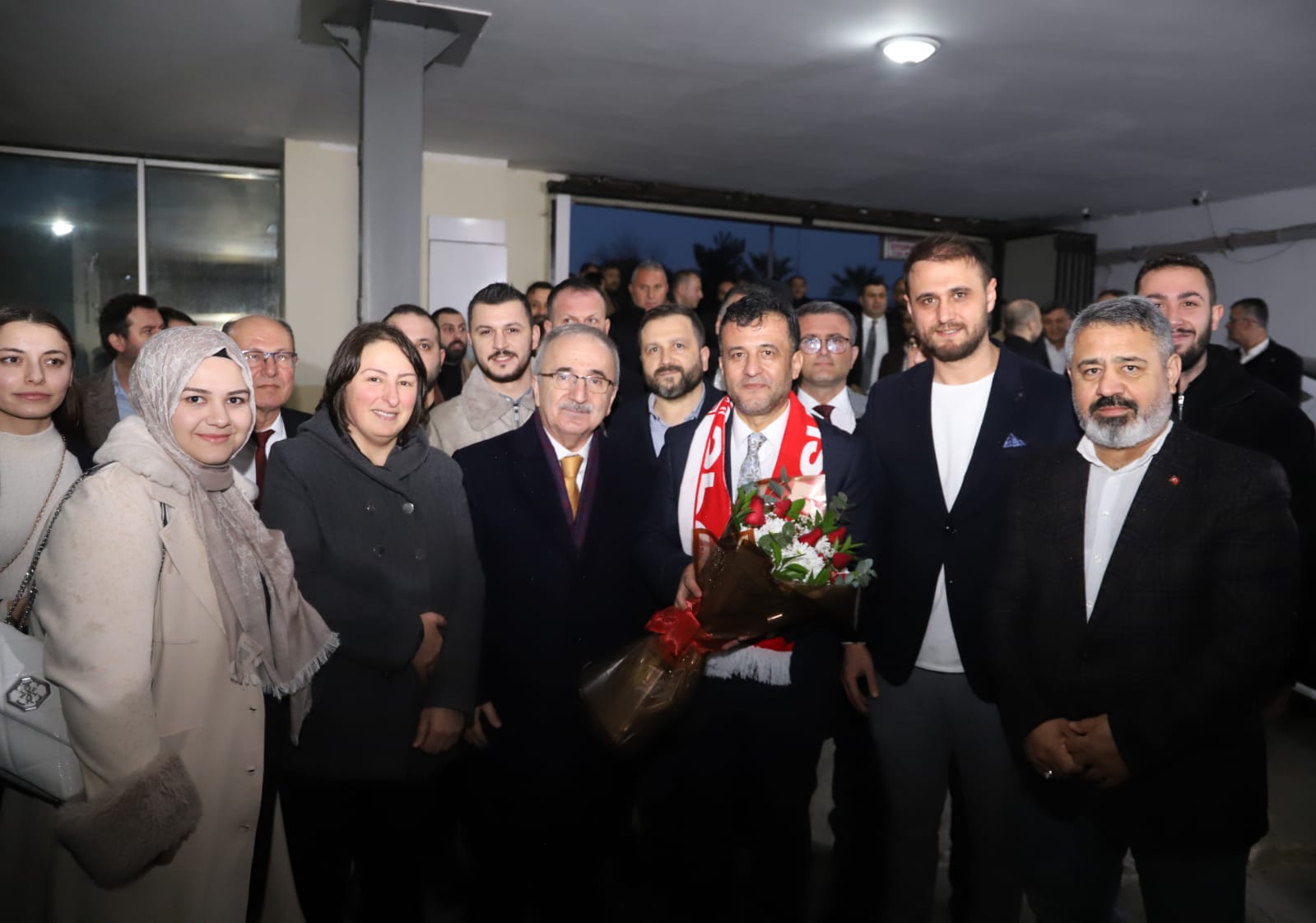 aa-20240108-33387045-33387043-ak-parti-samsun-buyuksehir-belediye-baskan-adayi-dogan-partilileriyle-bulustu.jpg