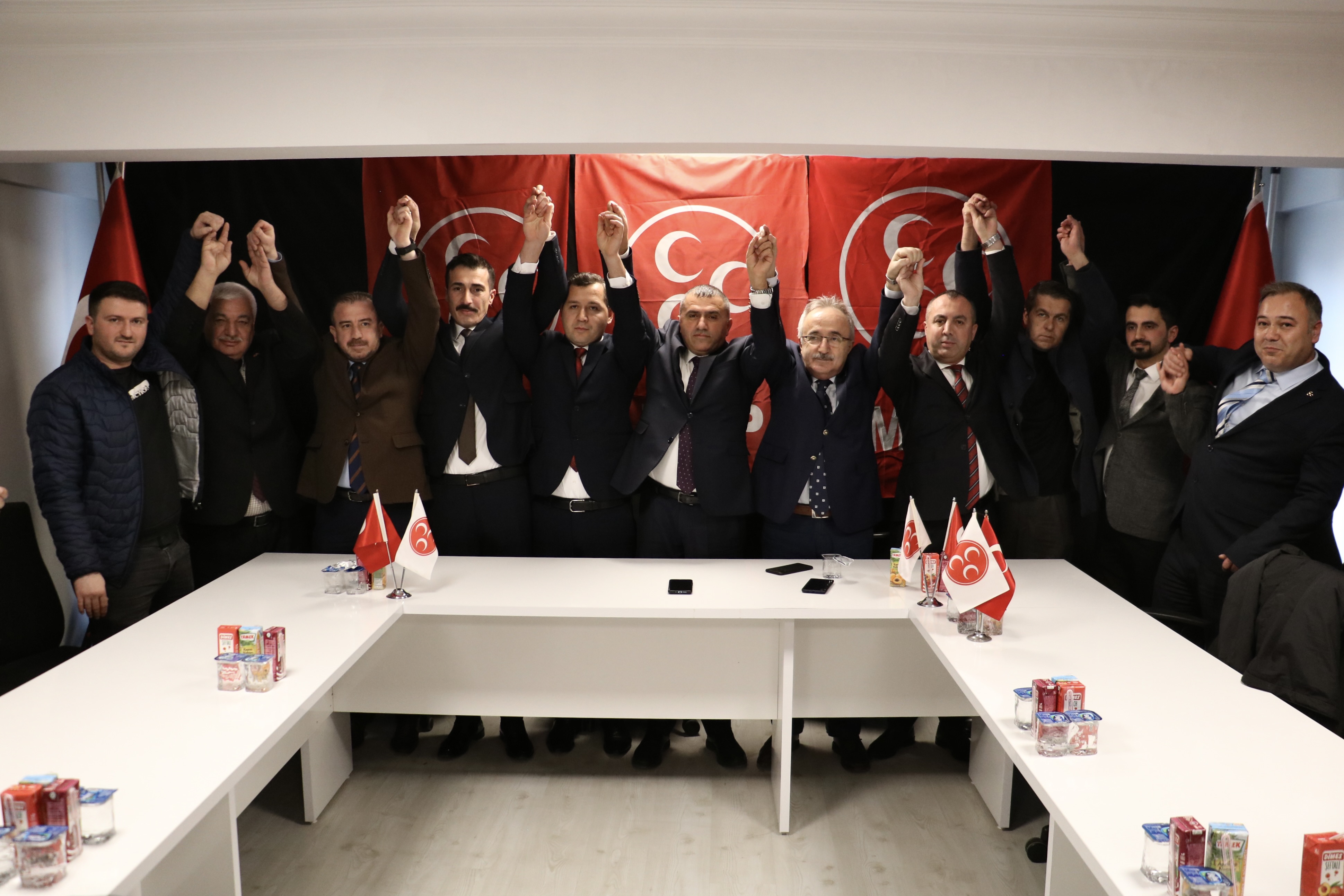 aa-20240112-33422759-33422756-mhp-samsundaki-ilce-belediye-baskan-adaylarini-tanitti.jpg
