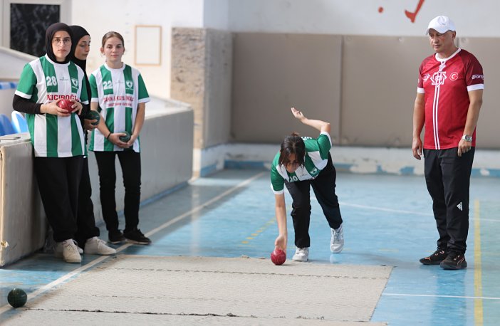 aa-20240828-35500557-35500556-bocce-cim-topu-milli-takiminin-12-kisilik-kadrosunun-8i-samsundaki-liseden-cikti.jpg