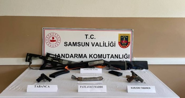 aa-20241009-35867511-35867510-samsunda-kacakcilik-operasyonunda-5-ruhsatsiz-silah-ele-gecirildi.jpg