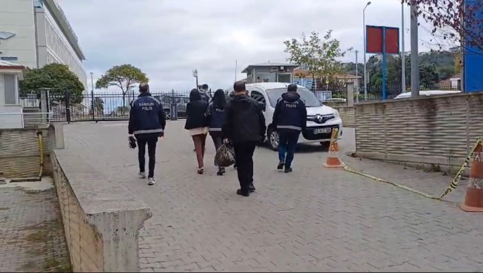 aa-20241111-36165757-36165756-samsunda-ziynet-esyasi-caldiklari-gerekcesiyle-3-zanli-yakalandi.jpg