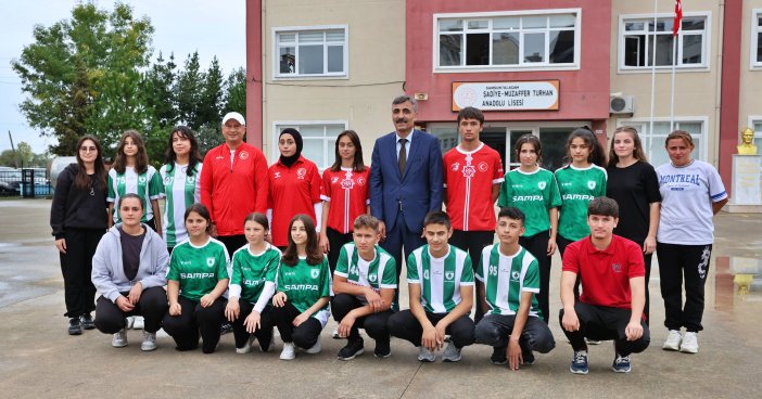 aa-20241119-36233063-36233048-sporcu-fabrikasi-gibi-anadolu-lisesi-milli-takimlara-26-ogrencisini-gonderdi.jpg