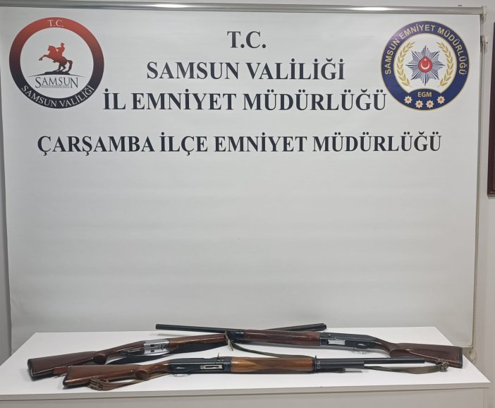 aa-20241213-36469367-36469366-carsambada-bir-aracta-3-ruhsatsiz-tufek-ele-gecirildi.jpg
