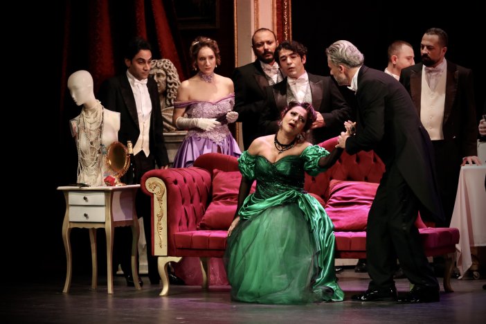 aa-20250111-36720734-36720725-samdob-la-traviata-operasini-sanatseverlerle-bulusturdu.jpg