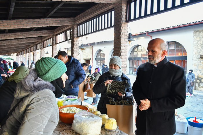 aa-20250306-37258051-37258050-ladik-belediye-baskani-topaldan-kadin-pazarcilara-ziyaret.jpg