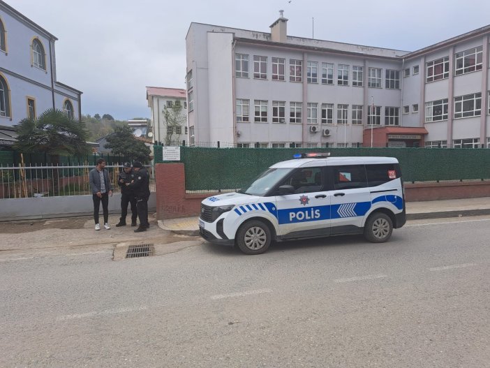aa-20250407-37561182-37561177-samsunda-okul-cevrelerinde-yapilan-denetimlerde-15-ogrenci-servisine-cezai-islem-uygulandi.jpg
