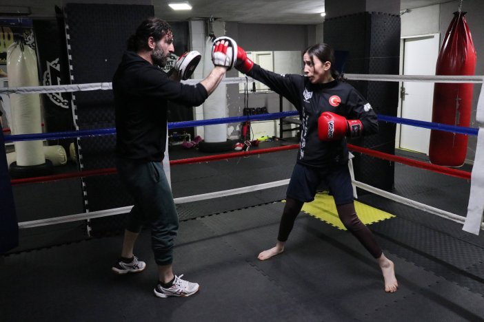aa-20250502-37820975-37820973-muaythai-ve-boks-turkiye-sampiyonu-karakocun-hedefi-dunya-sampiyonlugu.jpg