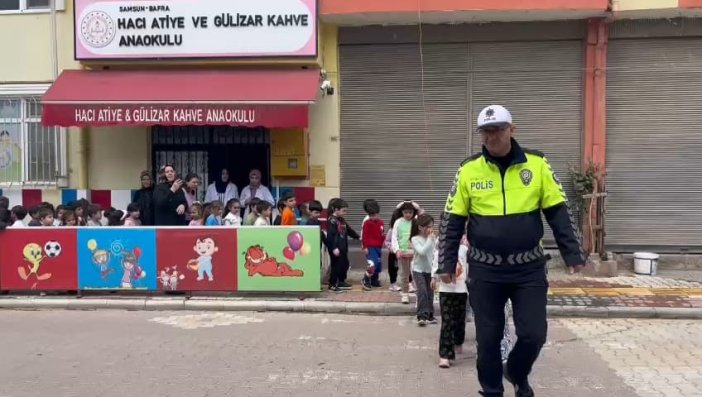 aa-20250502-37827018-37827015-samsunda-anaokulu-ogrencilerine-trafik-egitimi-verildi.jpg