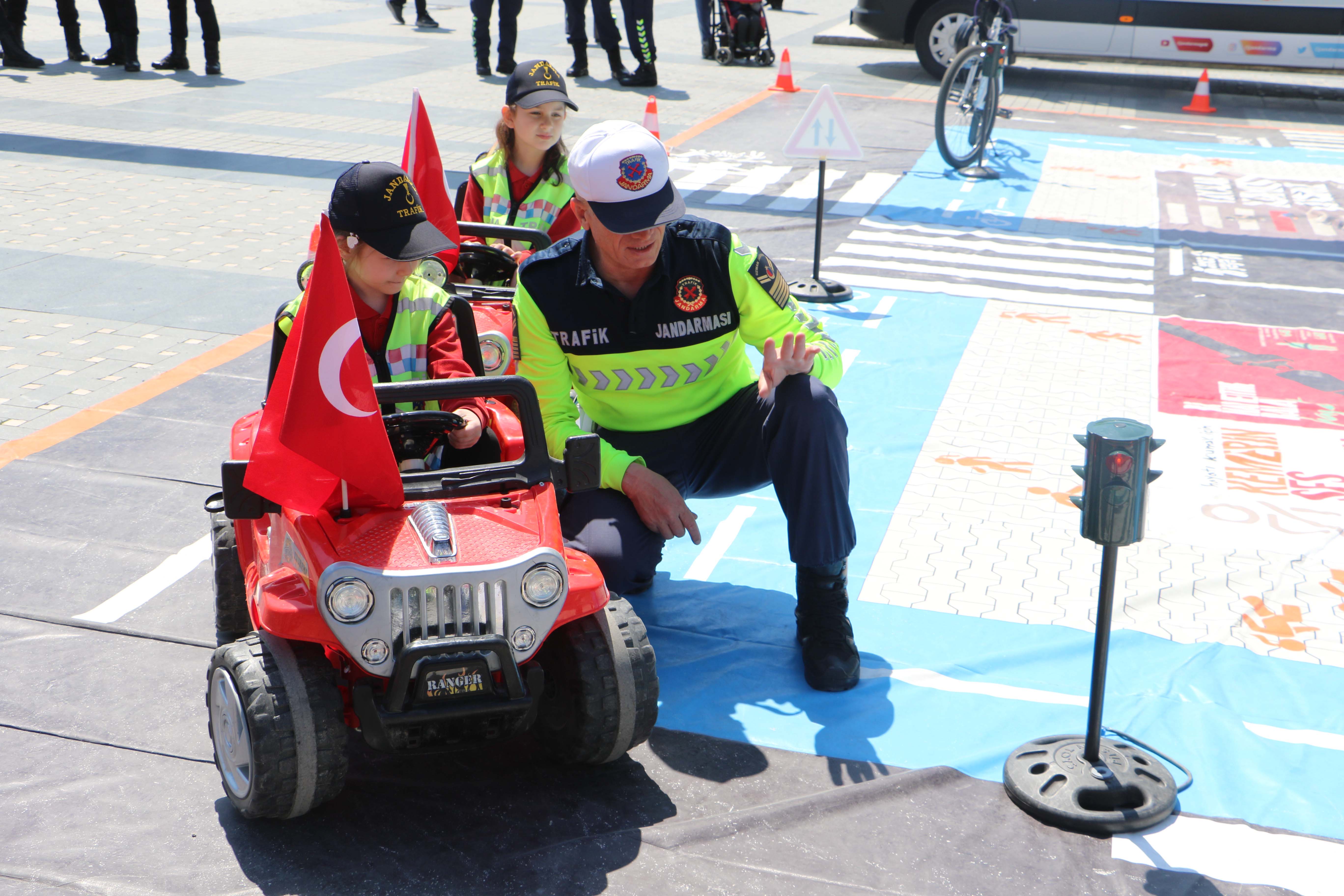 karayolu-trafik-haftasi-etkinlikleri-sam-695187-205908.jpg