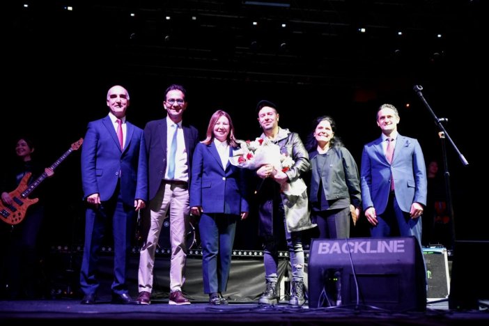 aa-20250509-37901215-37901214-omunun-50-yil-senligi-emre-aydin-konseri-ile-basladi.jpg
