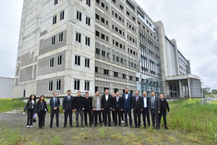 aa-20250513-37939627-37939624-tekkekoy-devlet-hastanesinin-yer-teslimi-yapildi.jpg