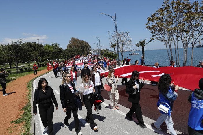 aa-20250515-37964090-37964088-samsun-tokat-ve-corumda-aile-yili-kapsaminda-kortej-yuruyusu-duzenlendi.jpg