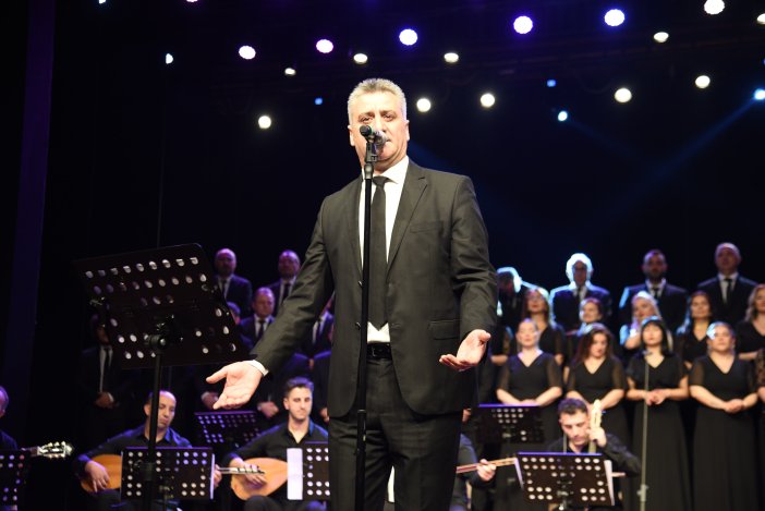 atakum-belediyesinin-19-mayis-programi-bahar-konseri-ile-basladi-4.jpeg
