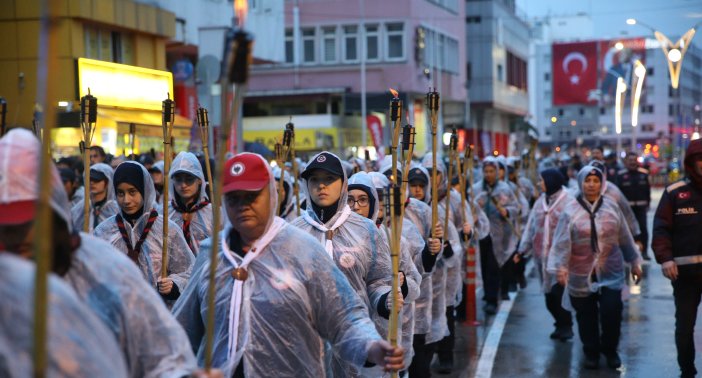aa-20250518-38000756-38000755-samsunda-bayrak-yuruyusu-ve-fener-alayi-duzenlendi-1.jpg
