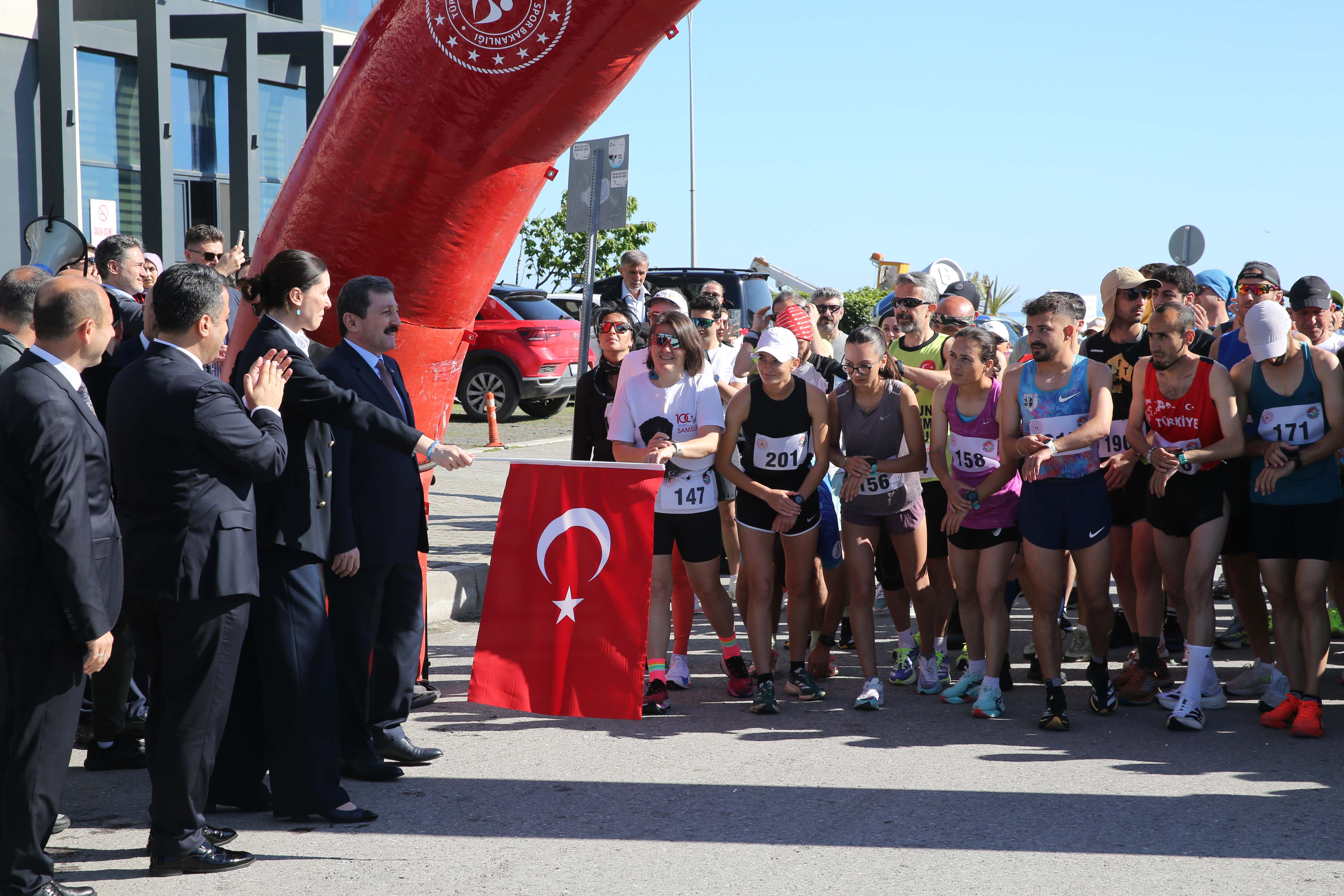 aa-20250519-38004811-38004810-samsunda-19-mayis-yari-maratonu-basladi.jpg