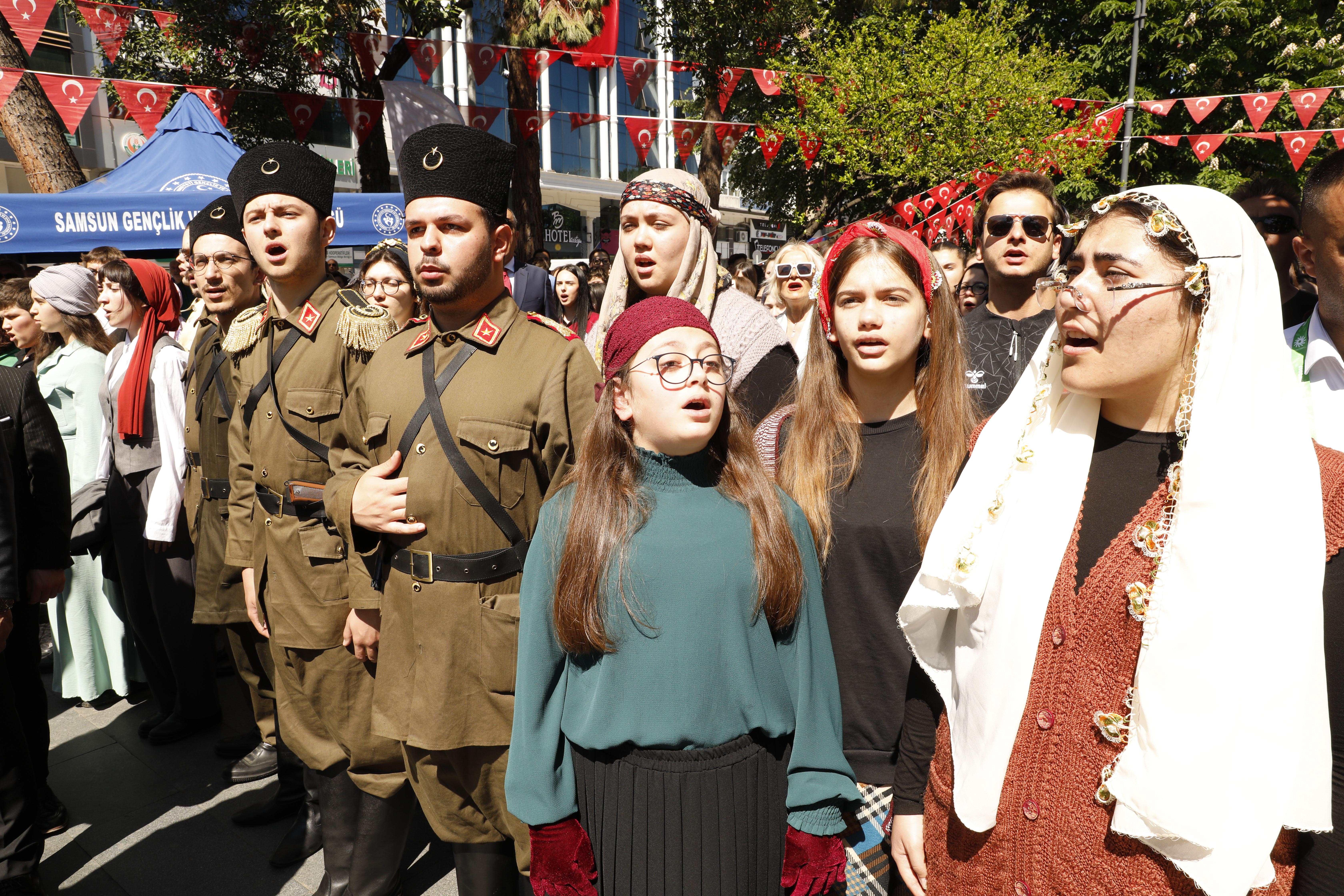 aa-20250519-38005459-38005458-samsunda-19-mayis-etkinlikleri-onur-anitina-celenk-sunumuyla-basladi.jpg